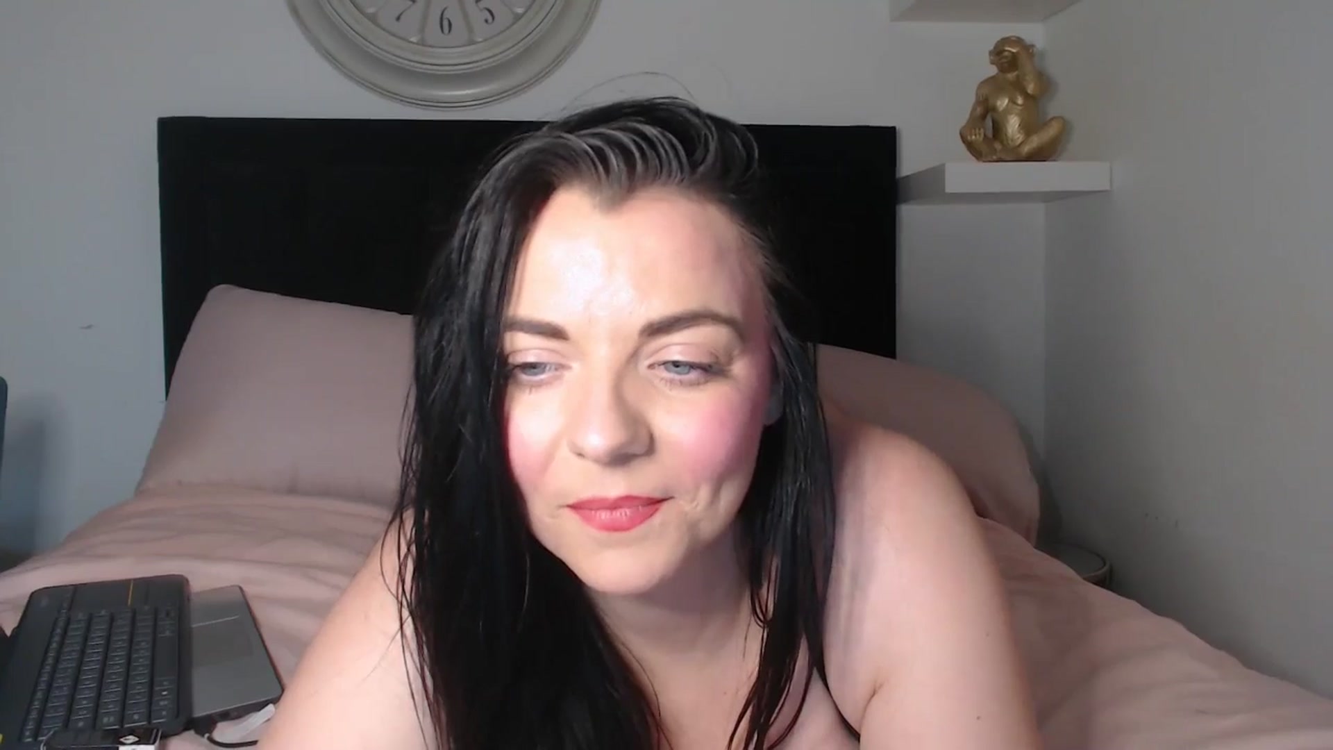 Gallery image thumbnail from innocentSamx's myfreecams stream on, 03/19/2026, 14:21 image 15 of 20