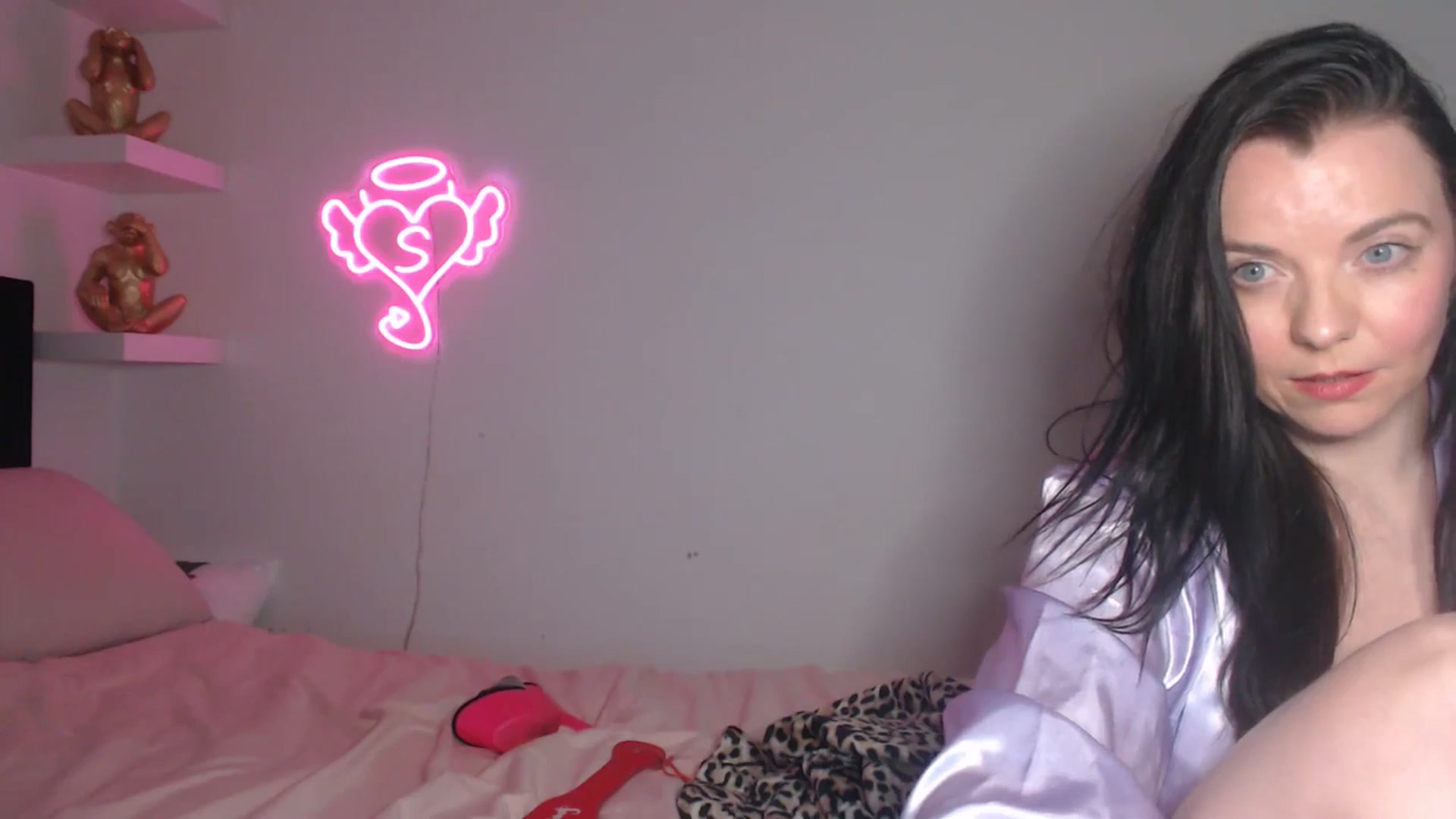 Gallery image thumbnail from innocentSamx's myfreecams stream on, 03/28/2026, 19:23 image 17 of 20
