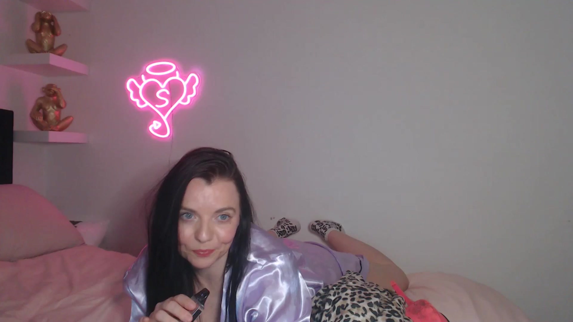 Gallery image thumbnail from innocentSamx's myfreecams stream on, 03/28/2026, 19:23 image 19 of 20