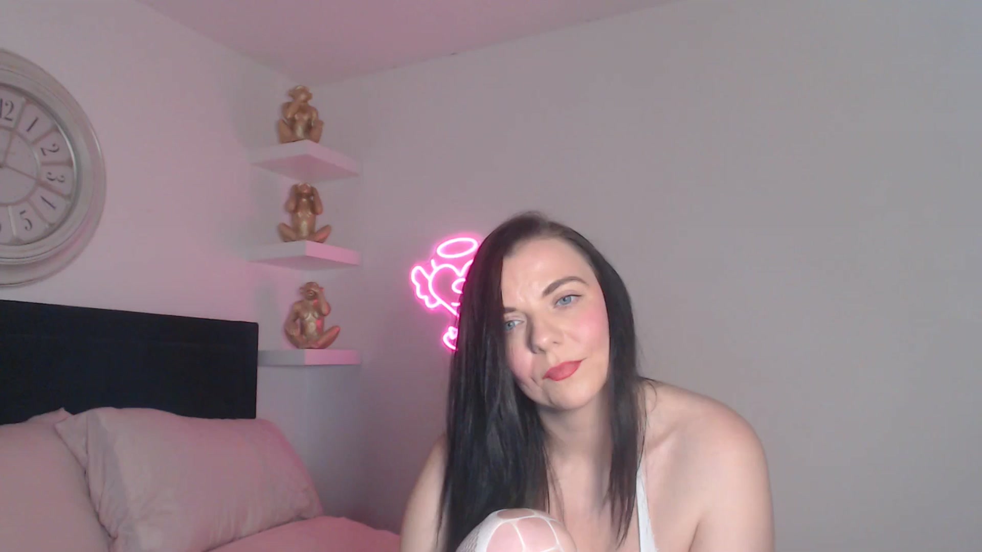 Gallery image thumbnail from innocentSamx's myfreecams stream on, 04/14/2026, 13:56 image 11 of 20