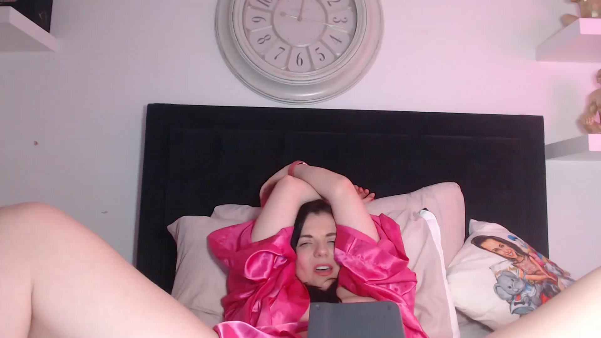 Gallery image thumbnail from innocentSamx's myfreecams stream on, 04/14/2026, 16:08 image 10 of 20