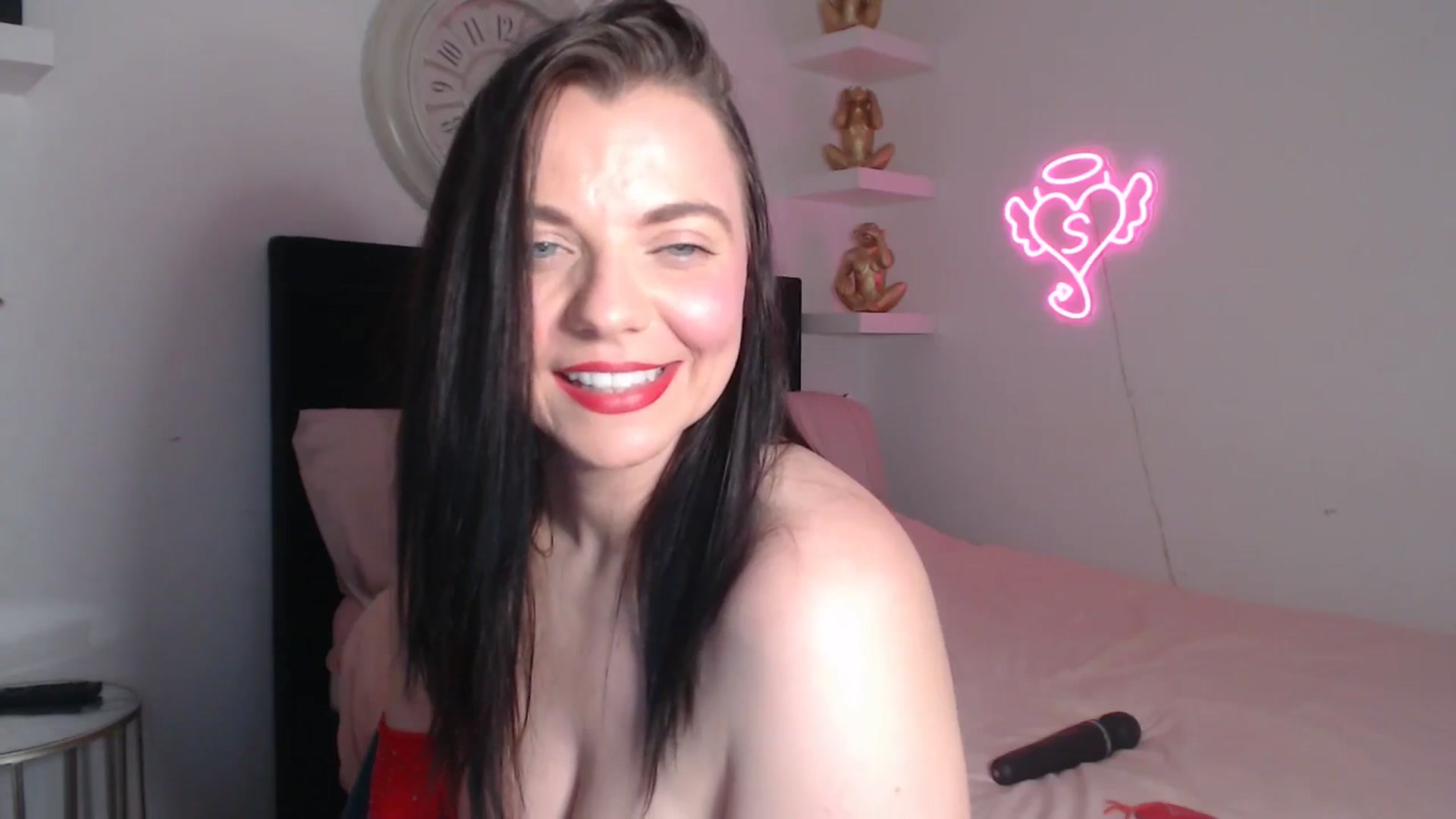 Gallery image thumbnail from innocentSamx's myfreecams stream on, 04/15/2026, 13:34 image 18 of 20