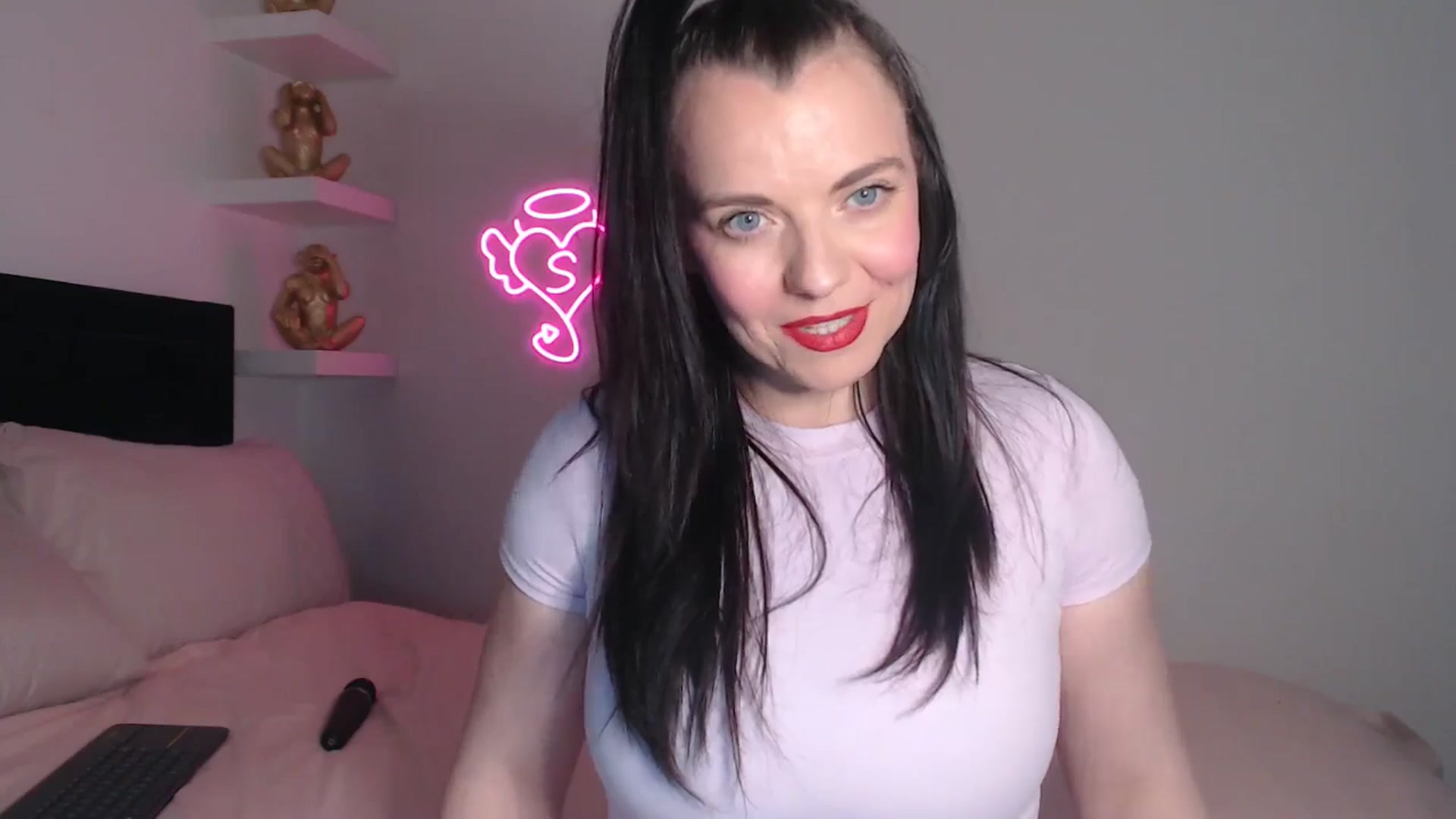 Gallery image thumbnail from innocentSamx's myfreecams stream on, 04/17/2026, 14:05 image 2 of 20