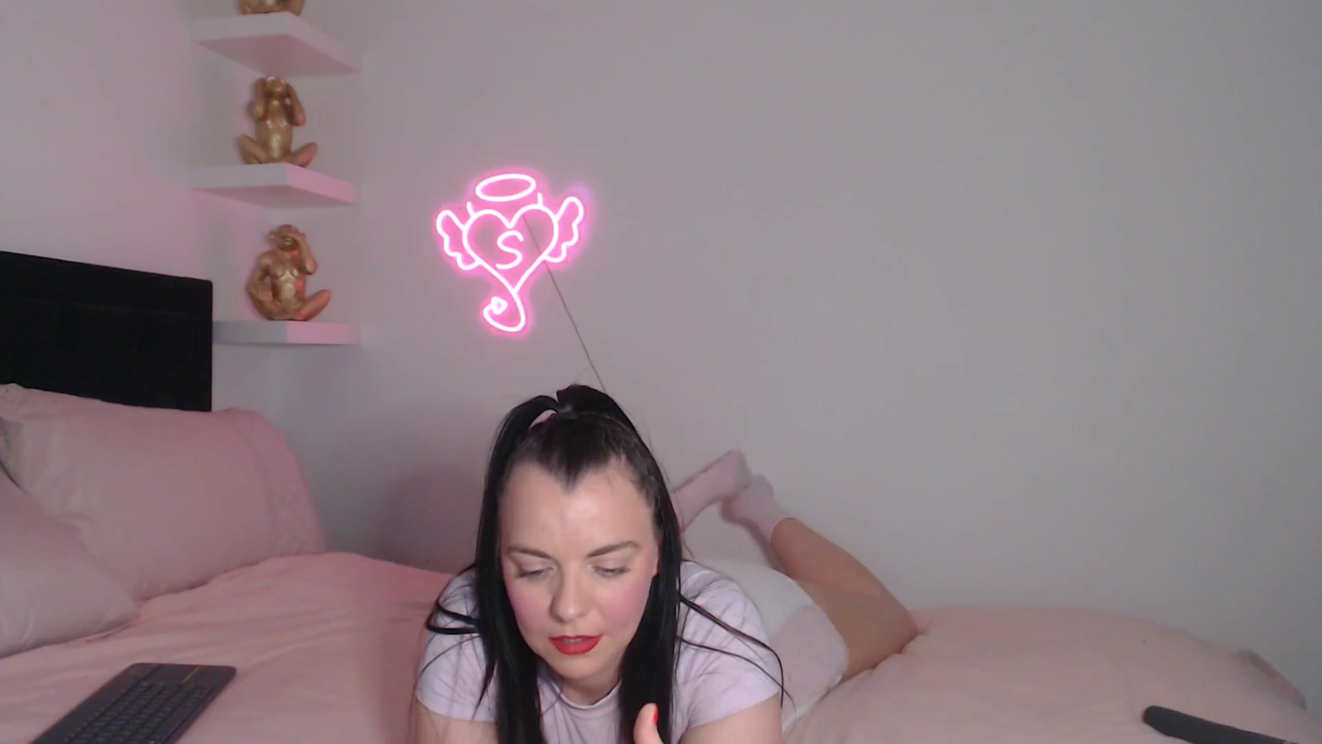 Gallery image thumbnail from innocentSamx's myfreecams stream on, 04/17/2026, 14:05 image 14 of 20