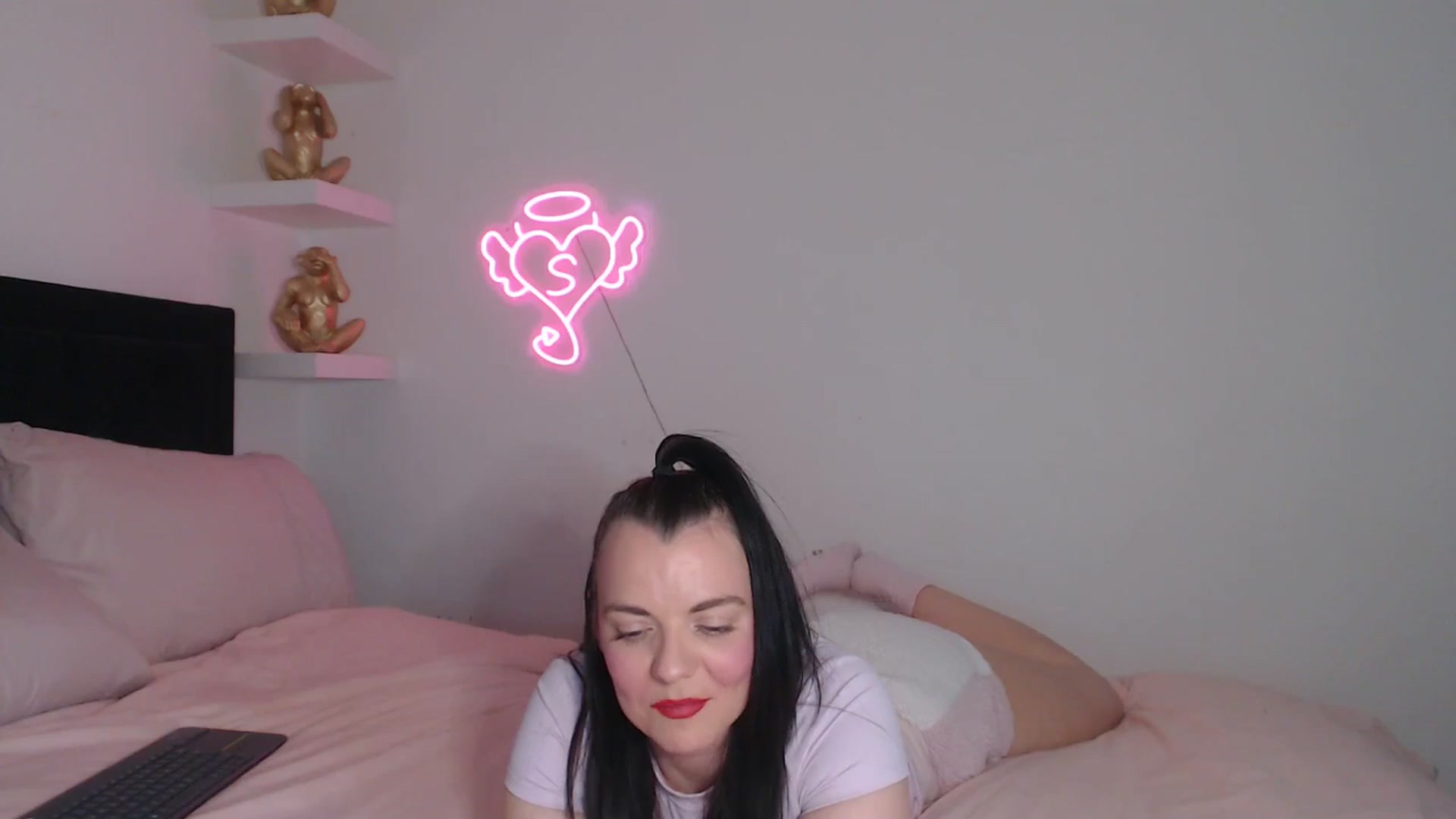 Gallery image thumbnail from innocentSamx's myfreecams stream on, 04/17/2026, 14:05 image 18 of 20