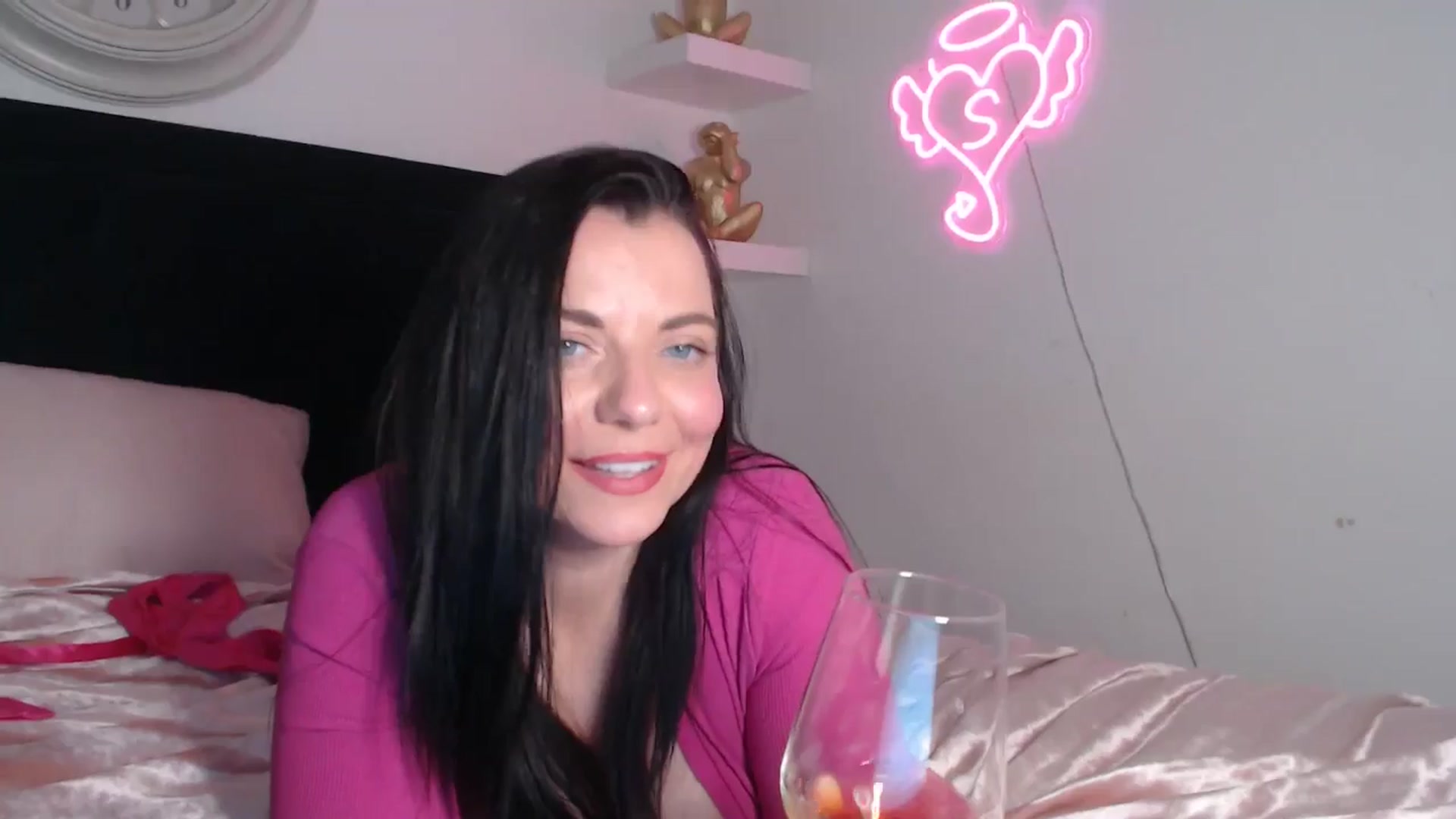 Gallery image thumbnail from innocentSamx's myfreecams stream on, 04/21/2026, 15:38 image 4 of 20