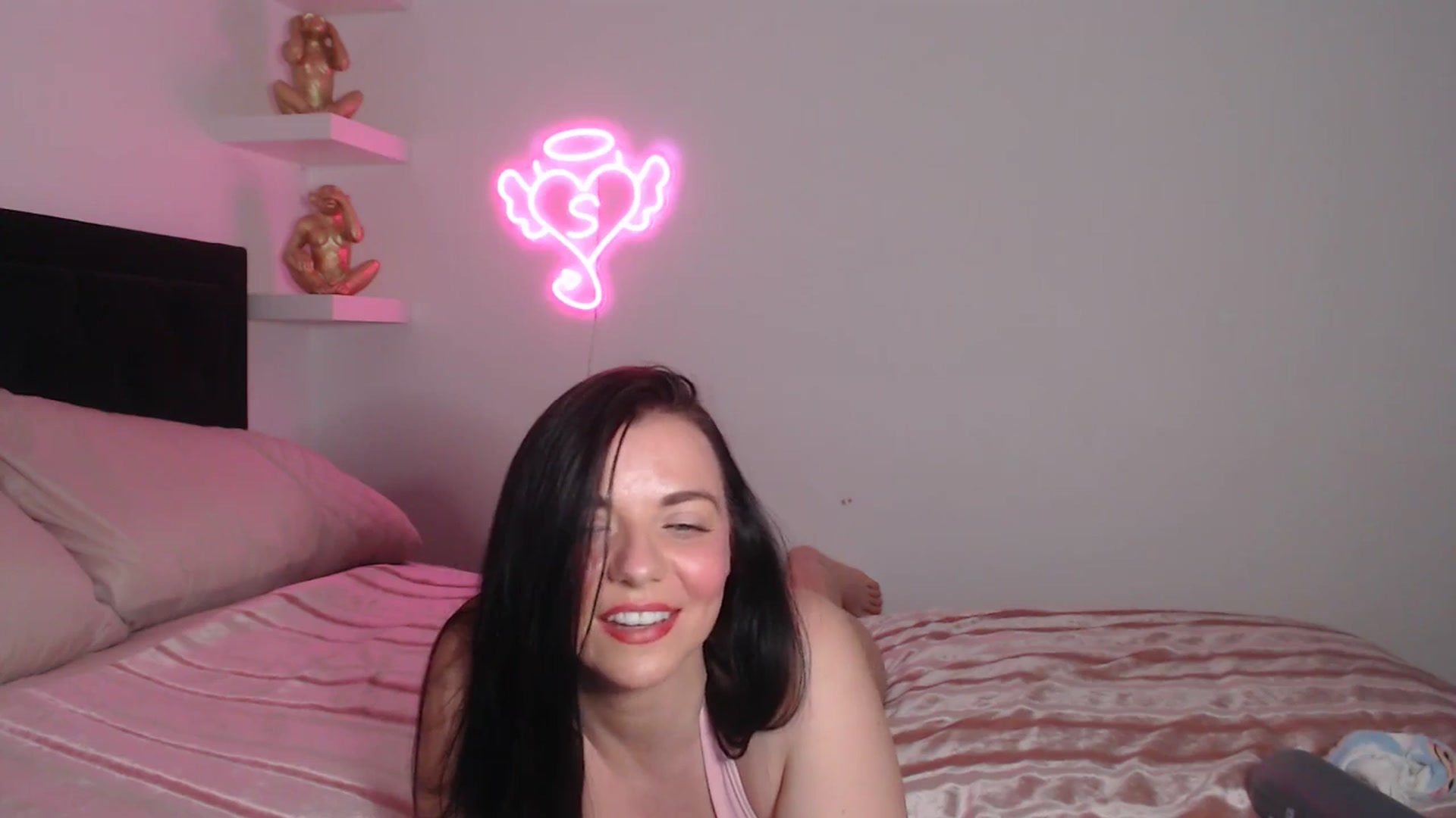 Gallery image thumbnail from innocentSamx's myfreecams stream on, 04/25/2026, 13:09 image 16 of 20