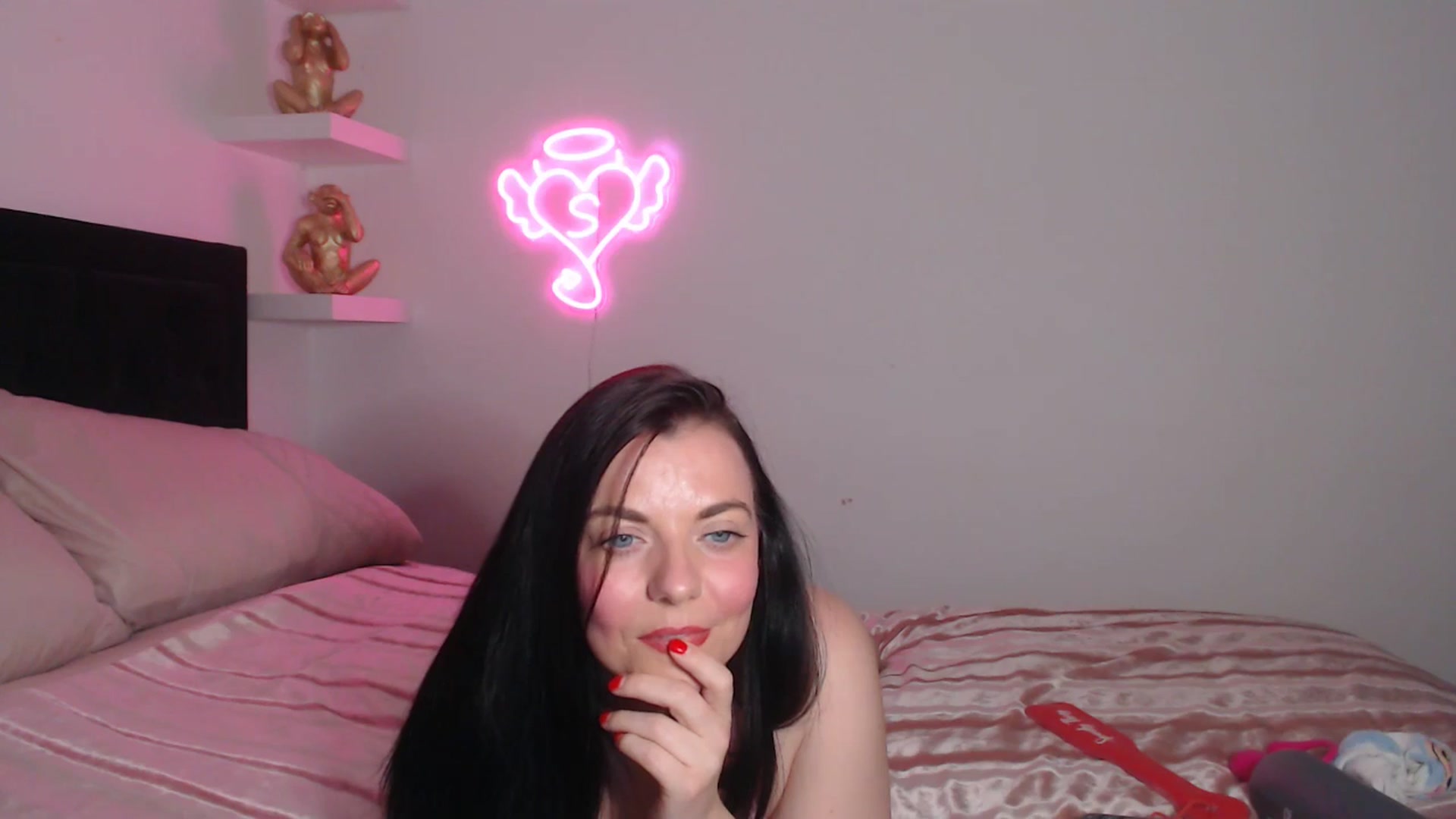 Gallery image thumbnail from innocentSamx's myfreecams stream on, 04/25/2026, 13:09 image 18 of 20