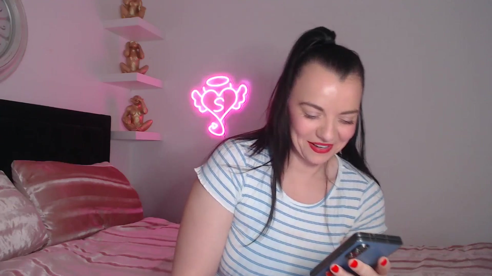 Gallery image thumbnail from innocentSamx's myfreecams stream on, 04/29/2026, 10:18 image 16 of 20