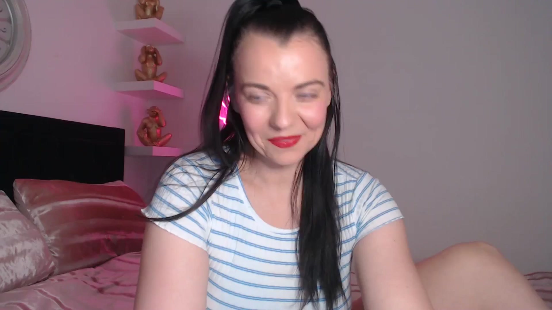 Gallery image thumbnail from innocentSamx's myfreecams stream on, 04/29/2026, 10:18 image 12 of 20