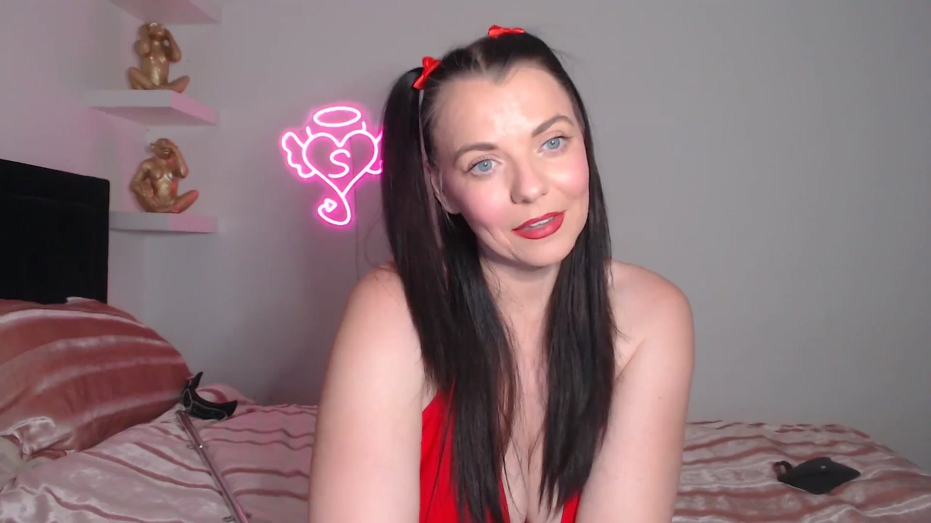 Gallery image thumbnail from innocentSamx's myfreecams stream on, 05/06/2026, 13:46 image 2 of 20