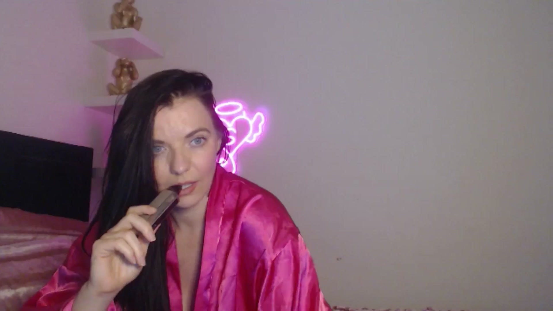 Gallery image thumbnail from innocentSamx's myfreecams stream on, 05/09/2026, 17:32 image 11 of 20