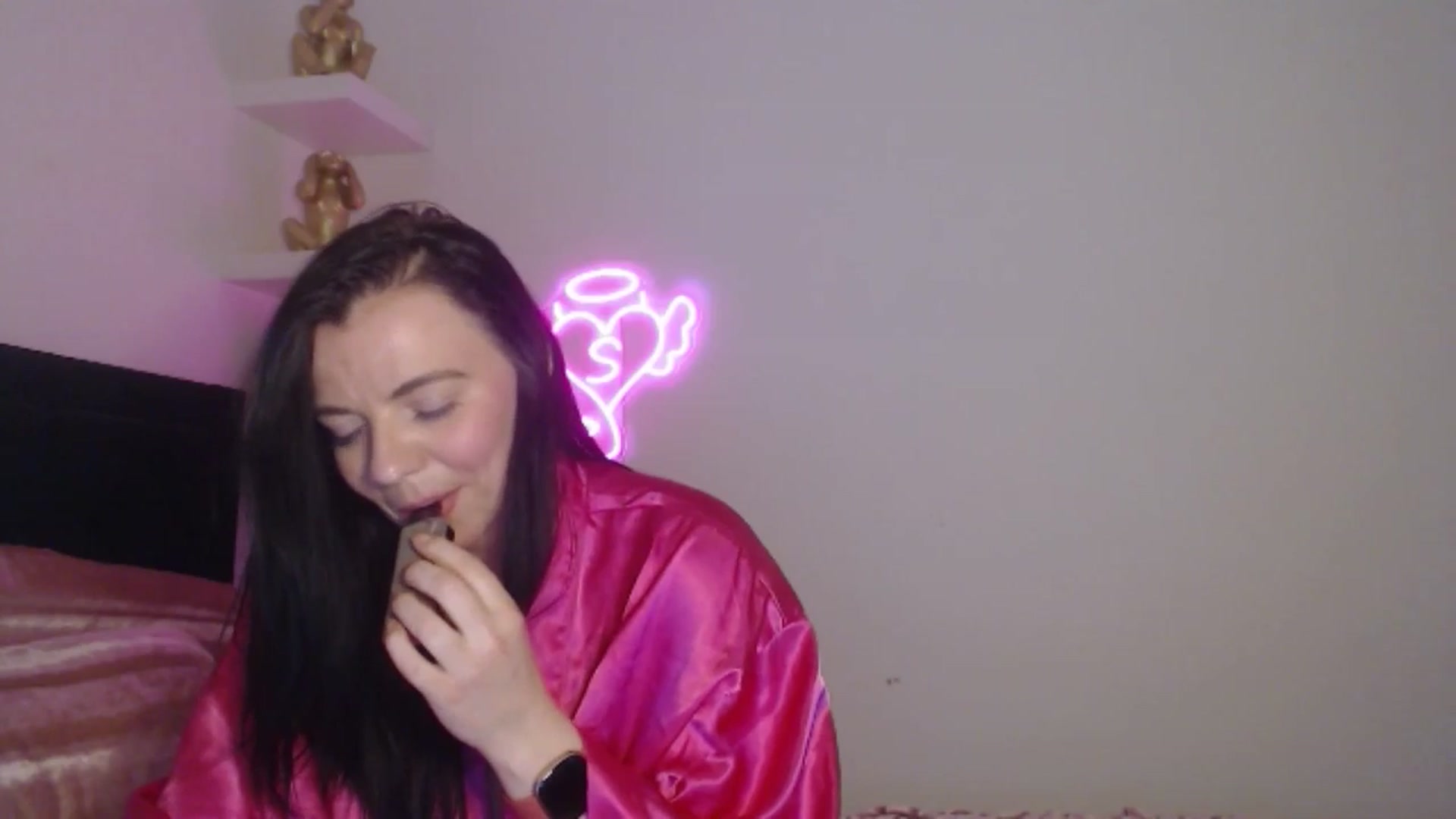 Gallery image thumbnail from innocentSamx's myfreecams stream on, 05/09/2026, 17:32 image 10 of 20