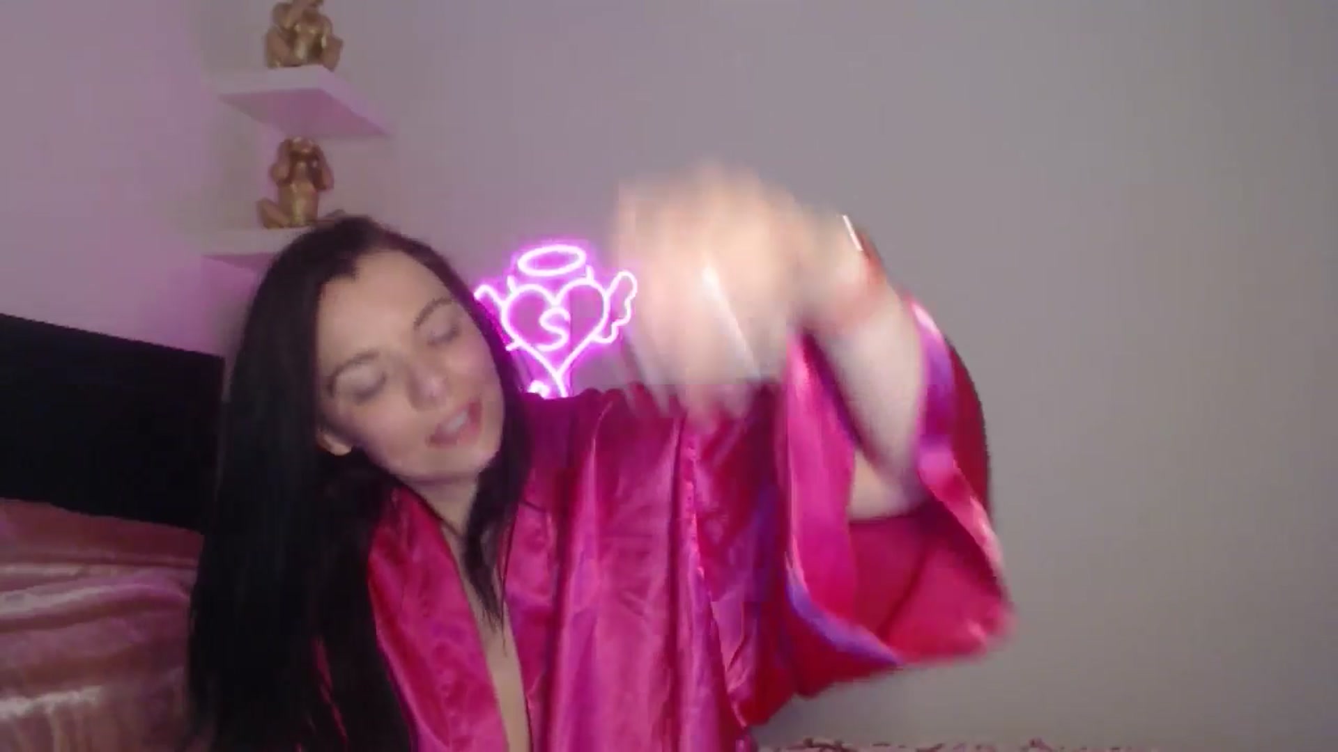 Gallery image thumbnail from innocentSamx's myfreecams stream on, 05/09/2026, 17:32 image 8 of 20