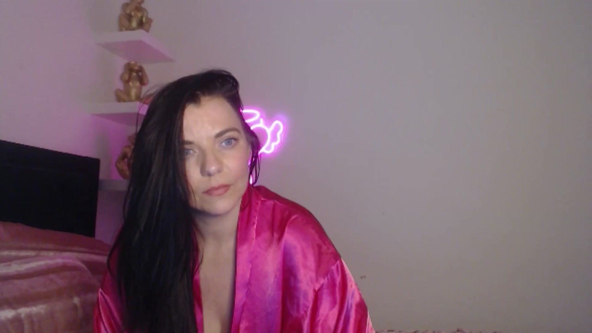 Gallery image thumbnail from innocentSamx's myfreecams stream on, 05/09/2026, 17:32 image 12 of 20