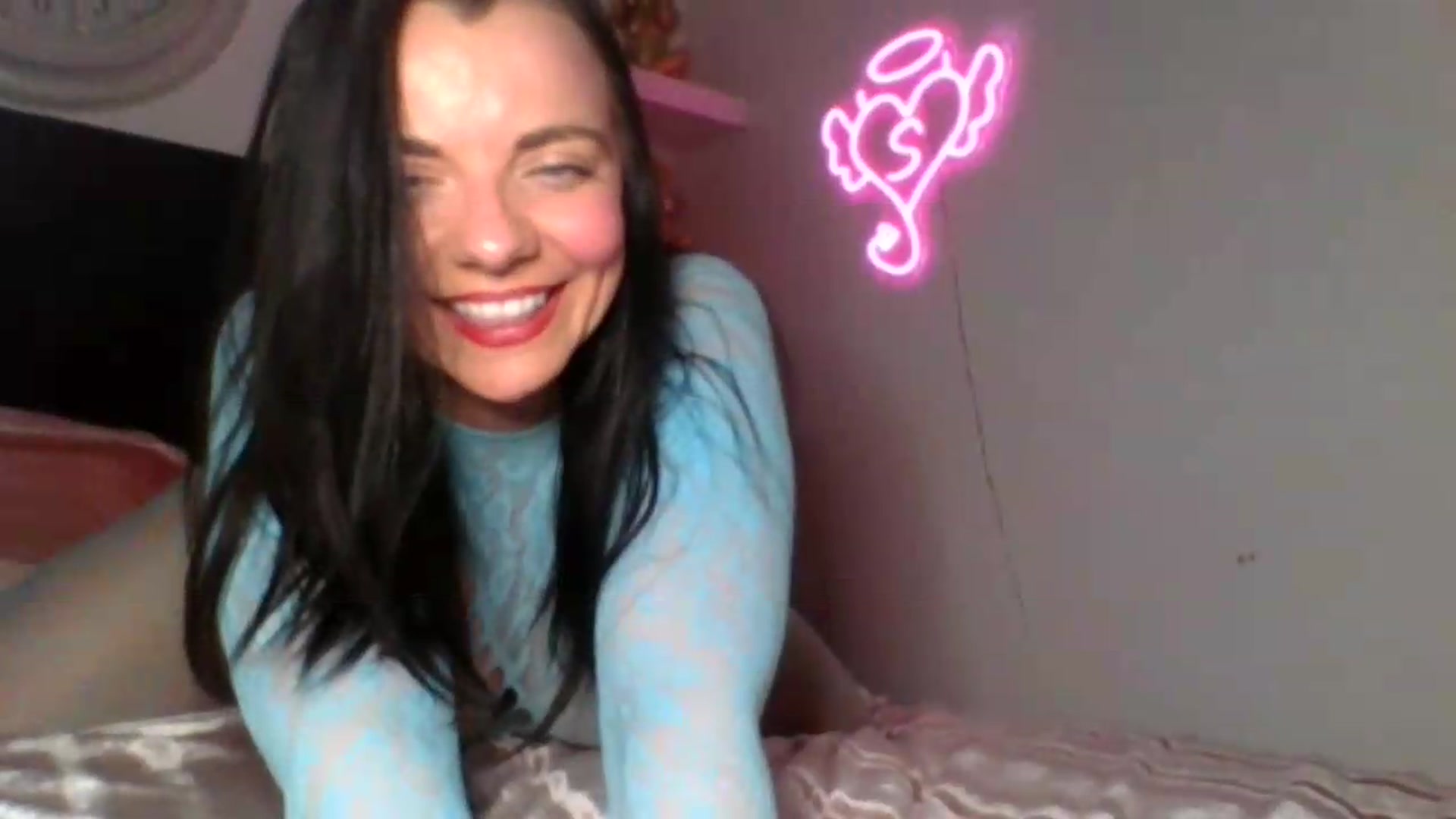 Gallery image thumbnail from innocentSamx's myfreecams stream on, 05/15/2026, 14:24 image 15 of 20