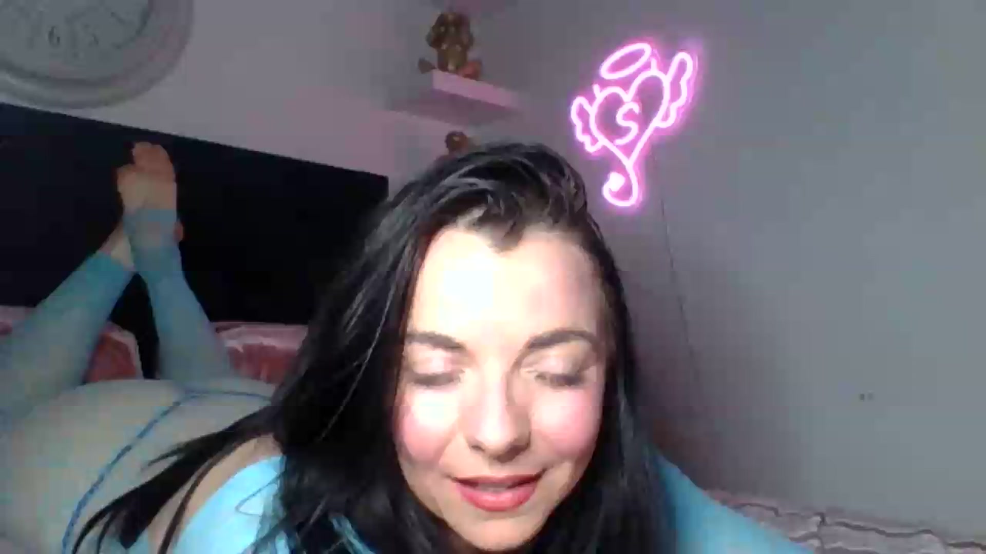 Gallery image thumbnail from innocentSamx's myfreecams stream on, 05/15/2026, 14:24 image 14 of 20