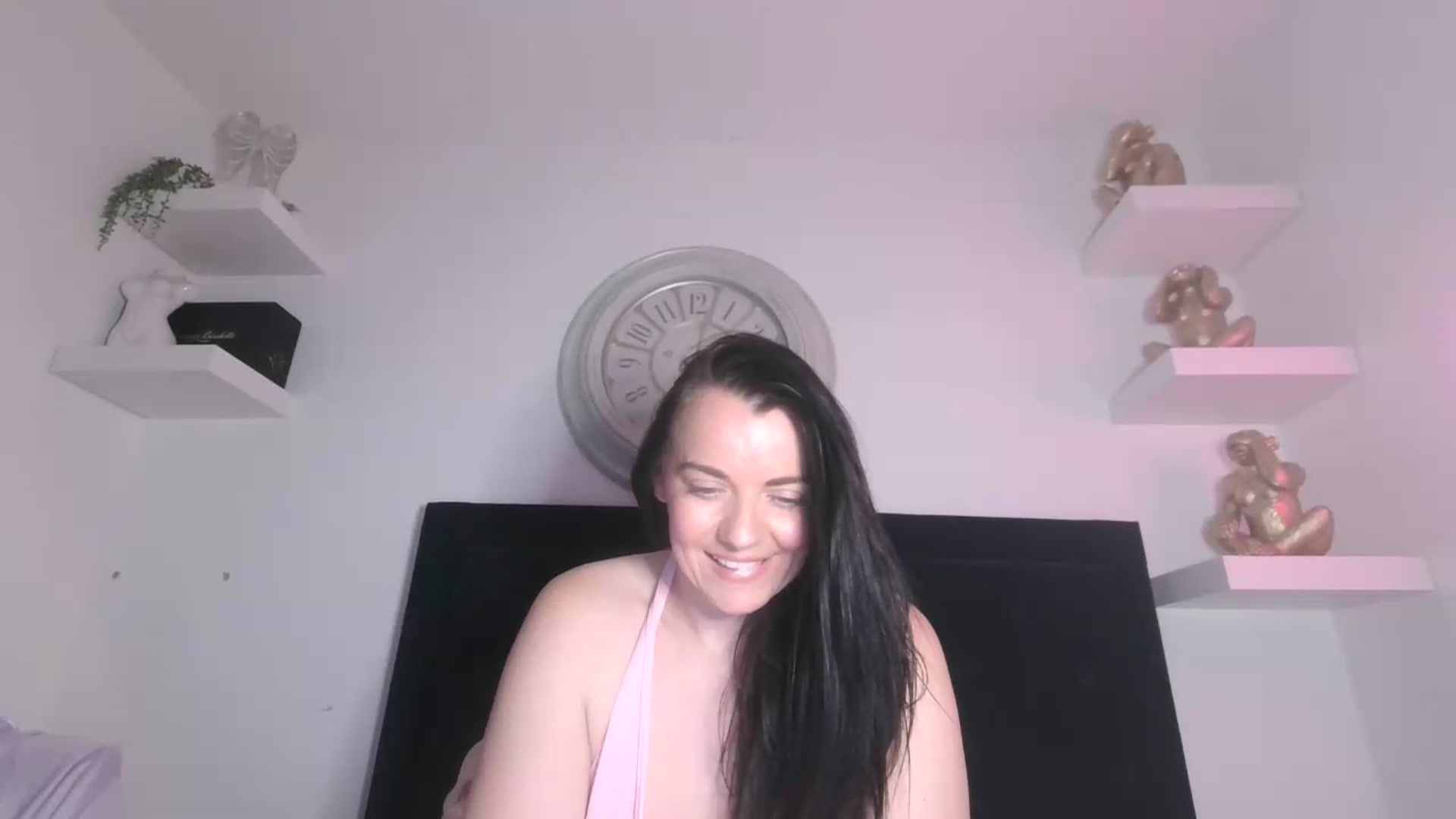 Gallery image thumbnail from innocentSamx's myfreecams stream on, 05/17/2026, 15:44 image 16 of 20