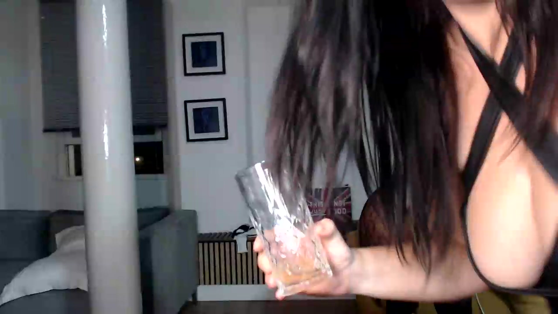 Gallery image thumbnail from innocentSamx's myfreecams stream on, 06/18/2026, 22:14 image 11 of 20