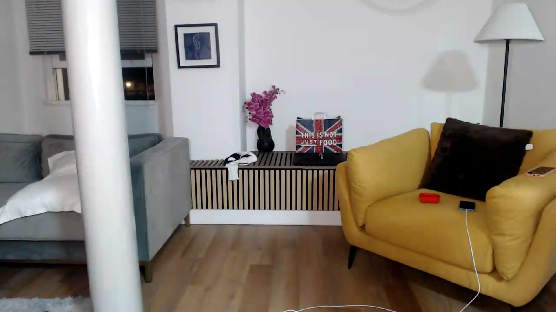 Gallery image thumbnail from innocentSamx's myfreecams stream on, 06/18/2026, 22:14 image 4 of 20
