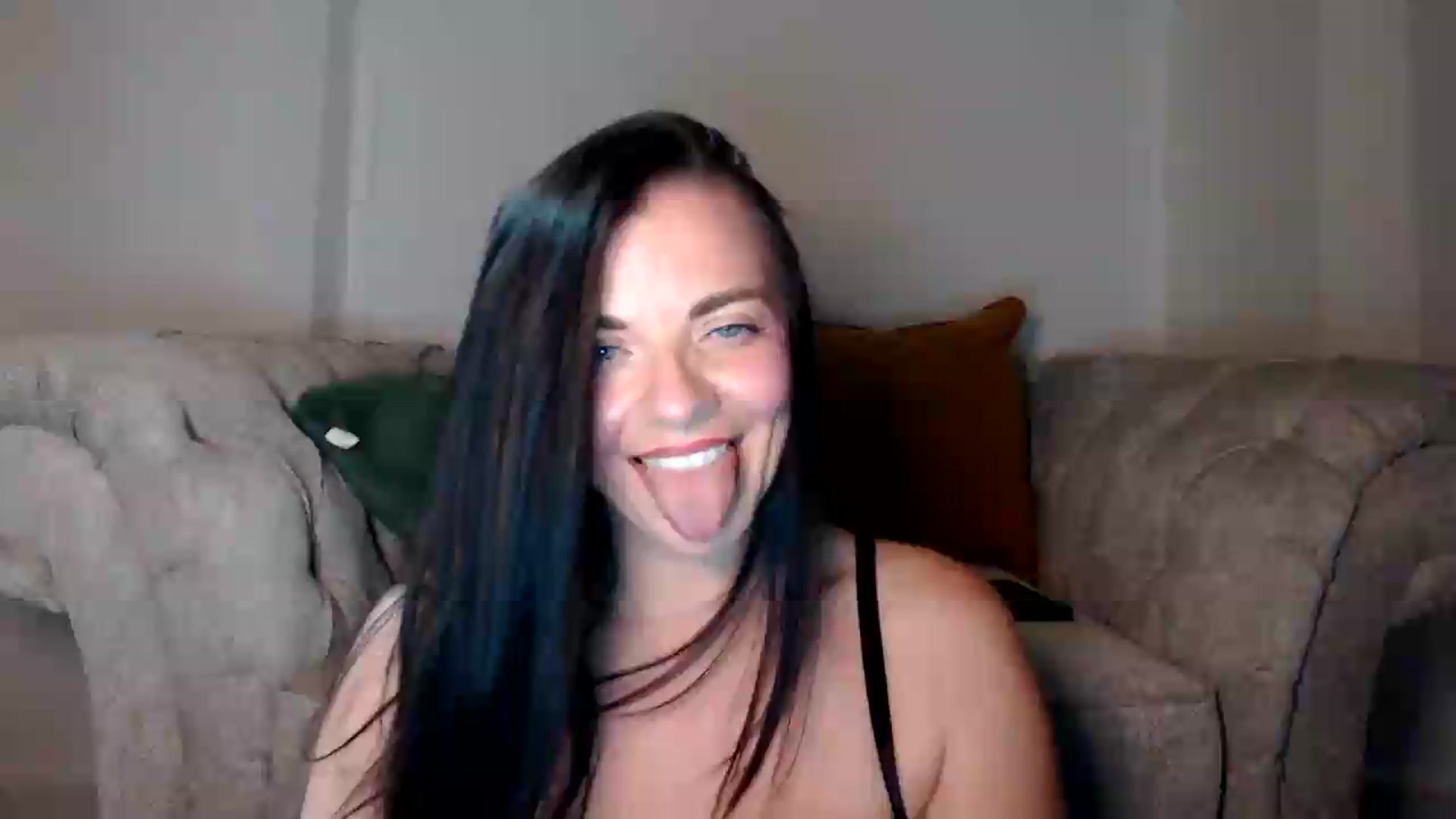 Gallery image thumbnail from innocentSamx's myfreecams stream on, 07/15/2026, 21:50 image 16 of 20