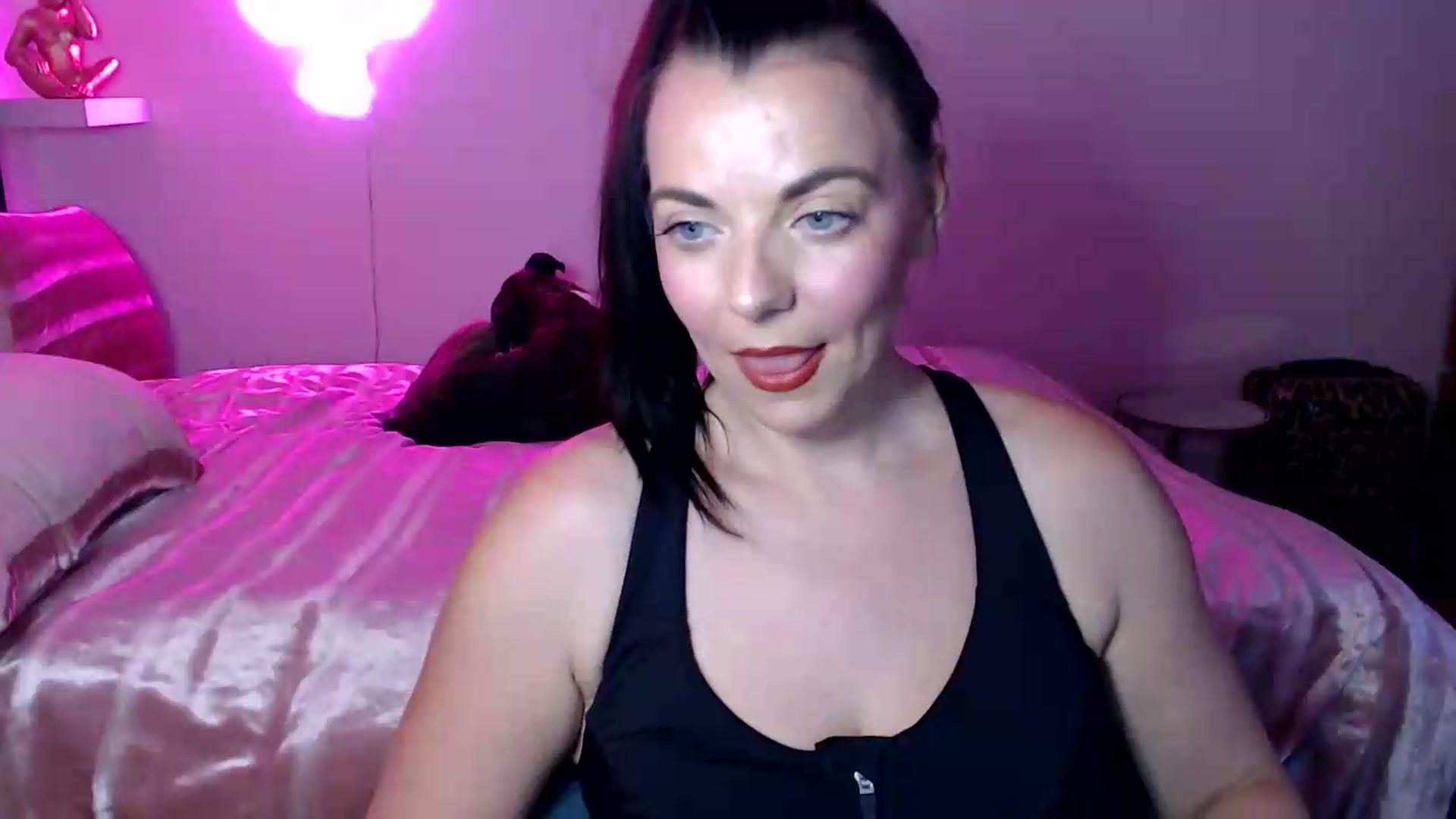 Gallery image thumbnail from innocentSamx's myfreecams stream on, 07/30/2026, 14:25 image 14 of 20
