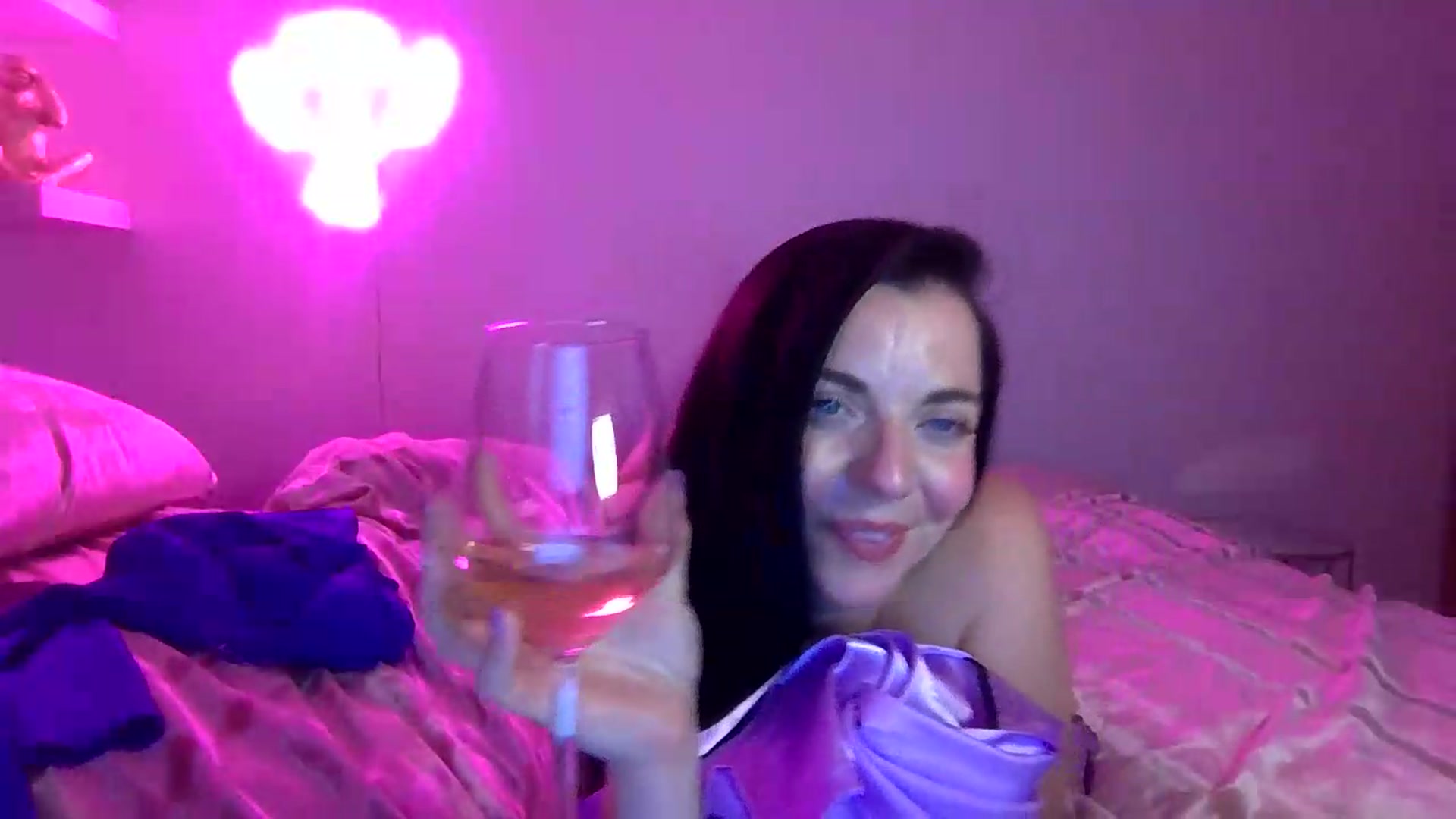 Gallery image thumbnail from innocentSamx's myfreecams stream on, 08/01/2026, 16:17 image 10 of 20