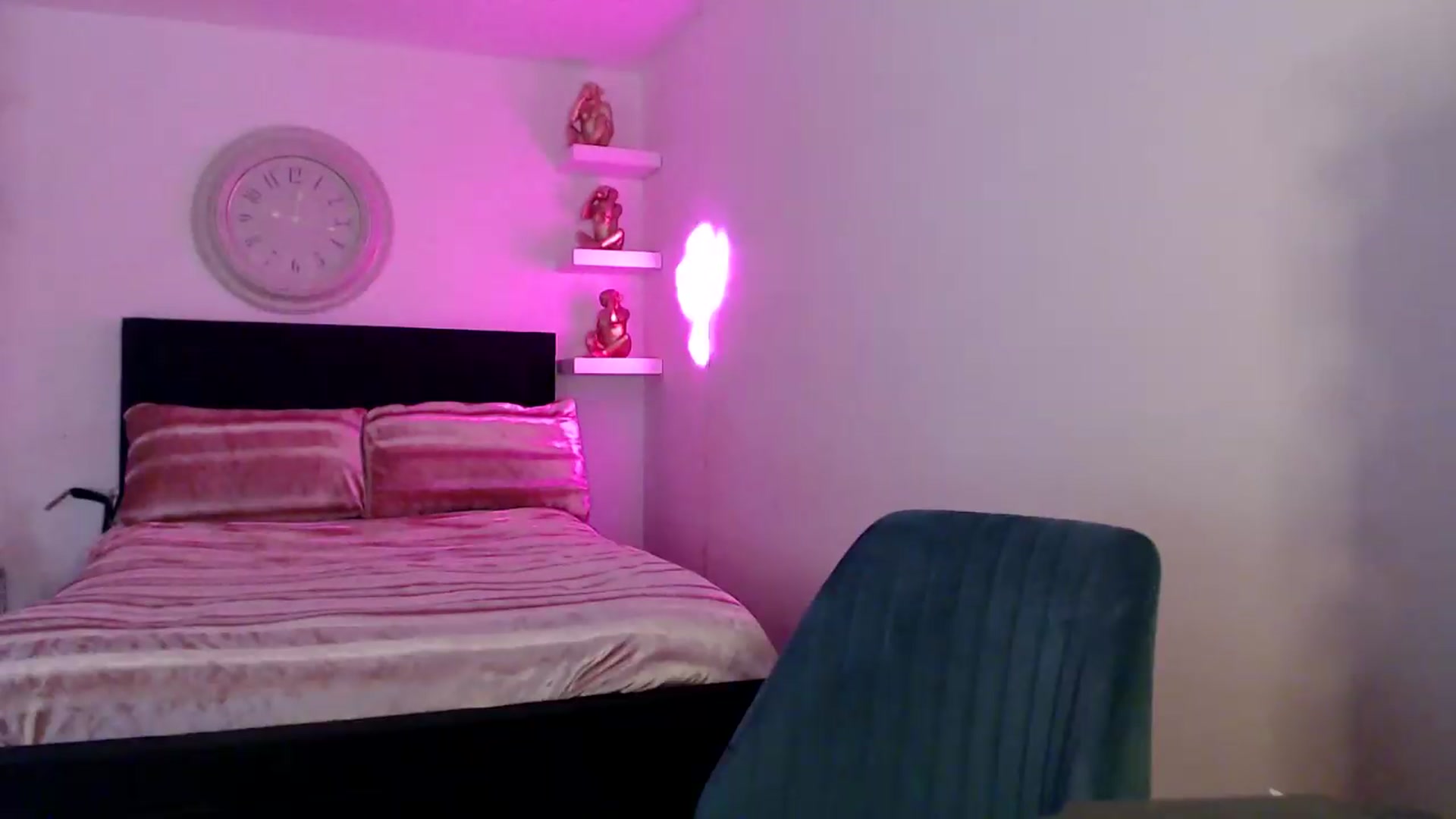 Gallery image thumbnail from innocentSamx's myfreecams stream on, 08/08/2026, 09:13 image 19 of 20