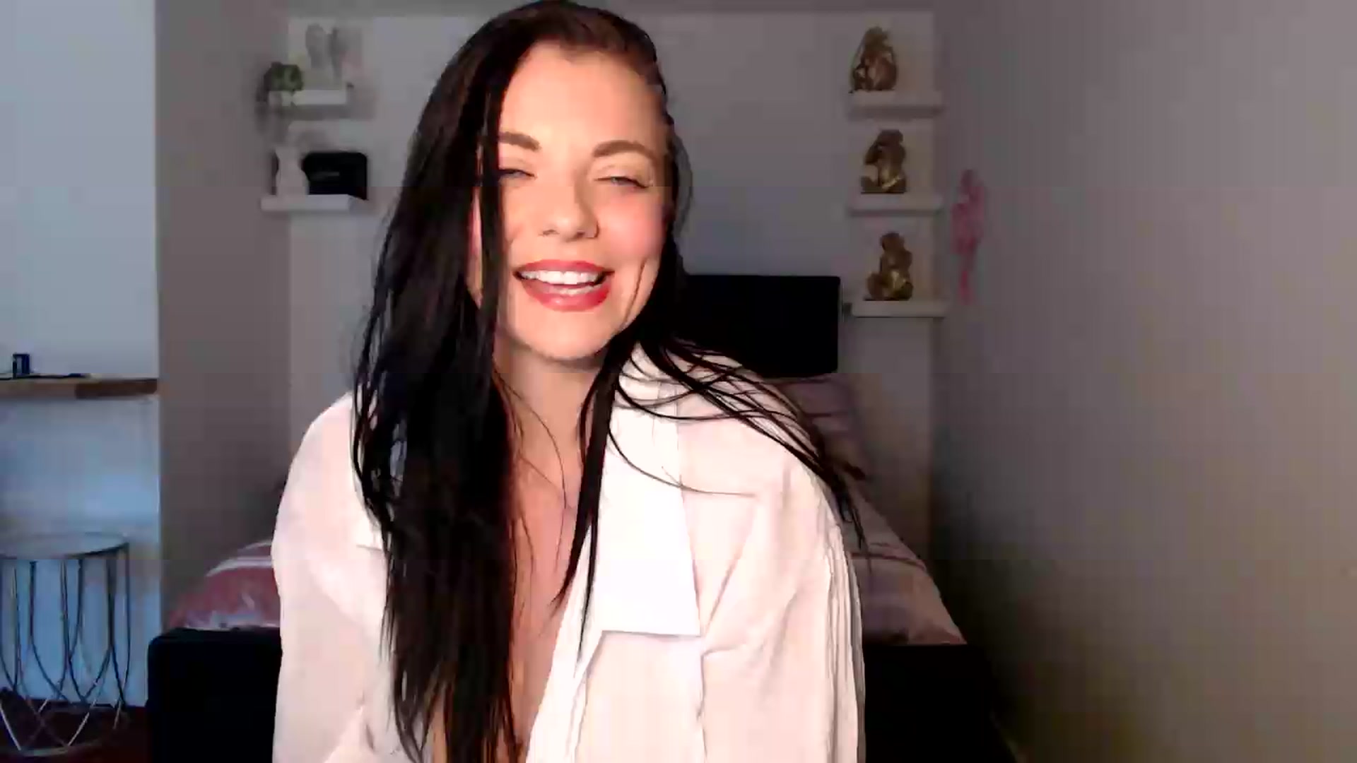 Gallery image thumbnail from innocentSamx's myfreecams stream on, 08/14/2026, 12:55 image 16 of 20