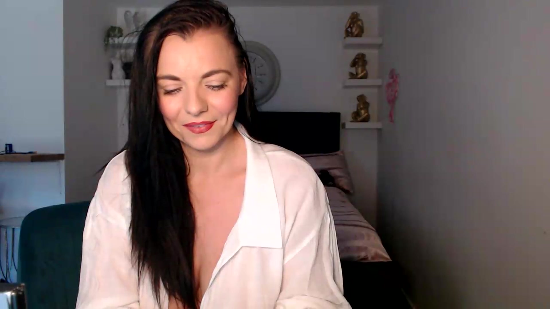 Gallery image thumbnail from innocentSamx's myfreecams stream on, 08/14/2026, 12:55 image 10 of 20