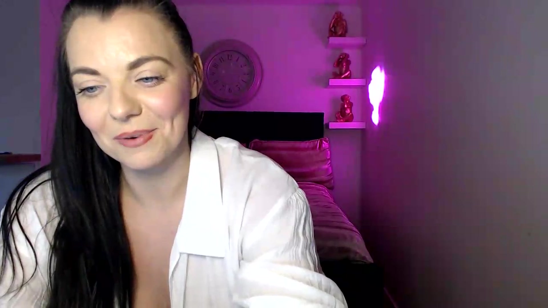Gallery image thumbnail from innocentSamx's myfreecams stream on, 08/14/2026, 17:52 image 19 of 20