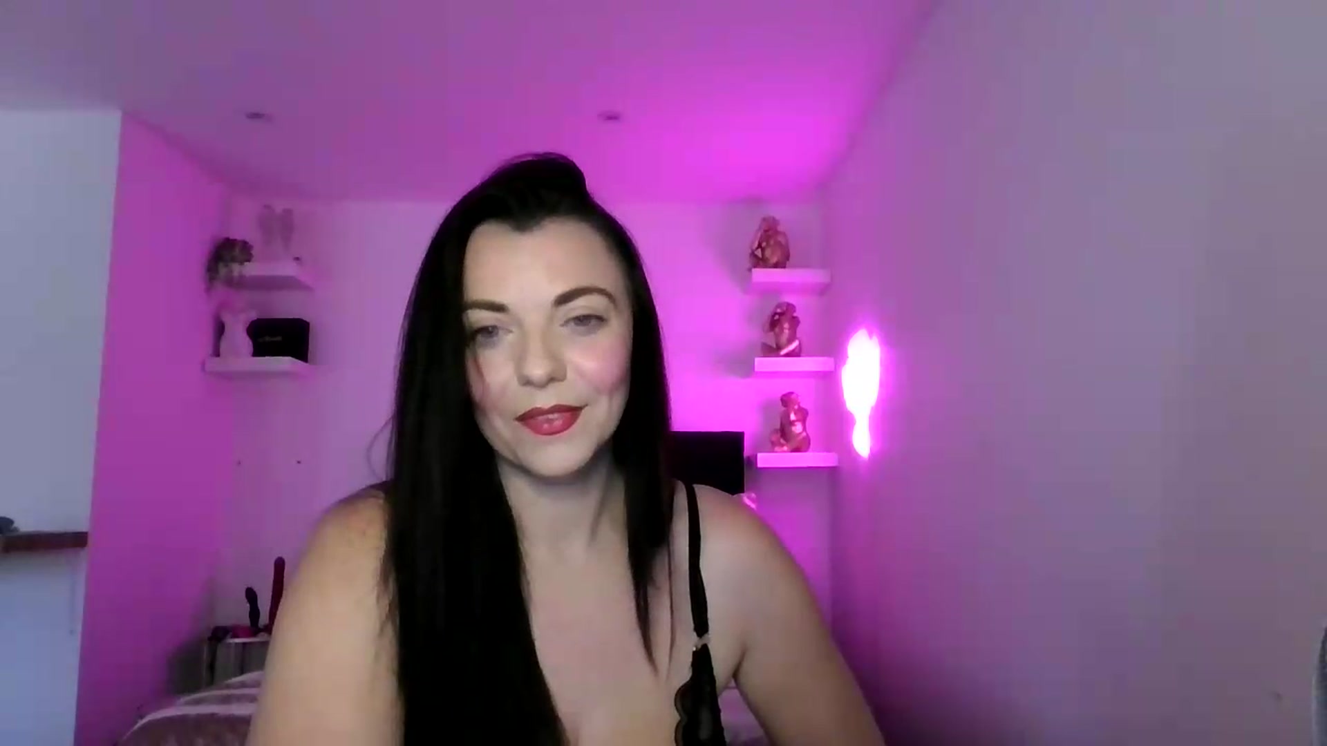 Gallery image thumbnail from innocentSamx's myfreecams stream on, 08/15/2026, 09:01 image 7 of 20