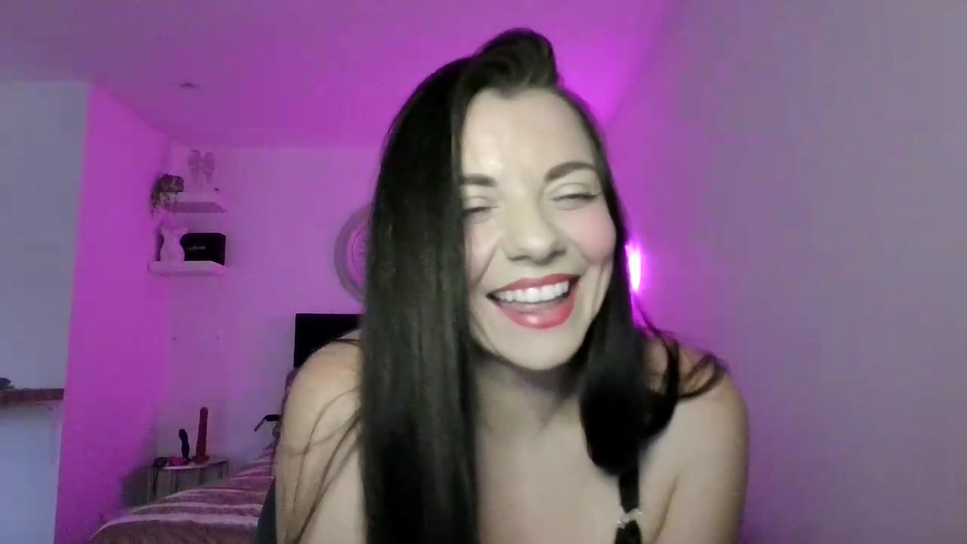 Gallery image thumbnail from innocentSamx's myfreecams stream on, 08/15/2026, 09:01 image 20 of 20