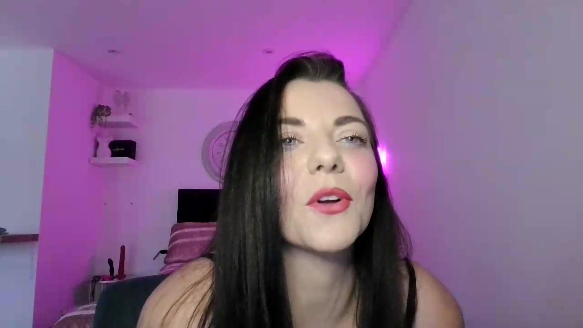 Gallery image thumbnail from innocentSamx's myfreecams stream on, 08/15/2026, 09:01 image 15 of 20