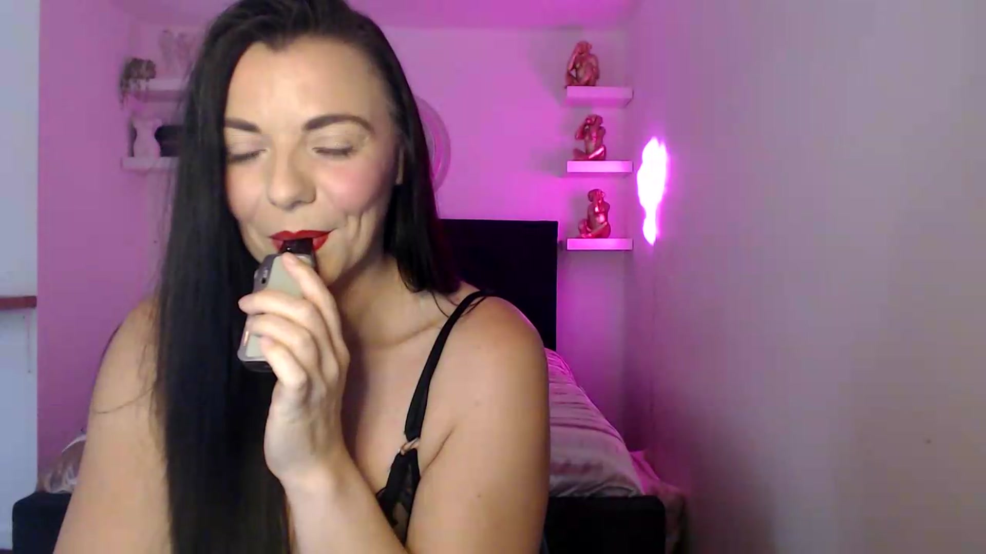 Gallery image thumbnail from innocentSamx's myfreecams stream on, 08/15/2026, 09:19 image 11 of 20