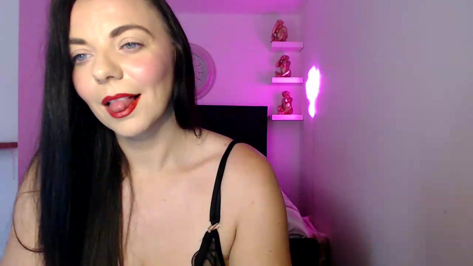 Gallery image thumbnail from innocentSamx's myfreecams stream on, 08/15/2026, 09:19 image 9 of 20