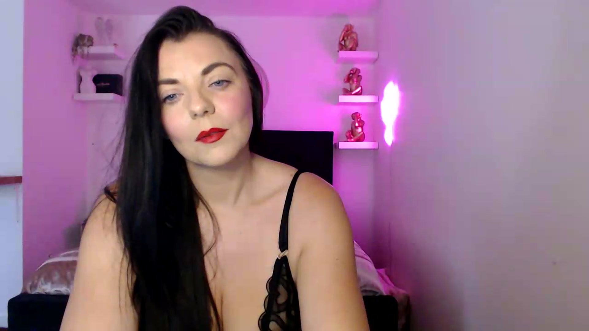 Gallery image thumbnail from innocentSamx's myfreecams stream on, 08/15/2026, 09:19 image 4 of 20