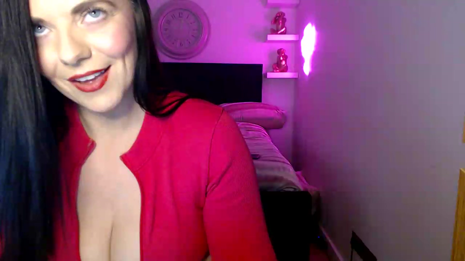 Gallery image thumbnail from innocentSamx's myfreecams stream on, 08/15/2026, 15:23 image 18 of 20