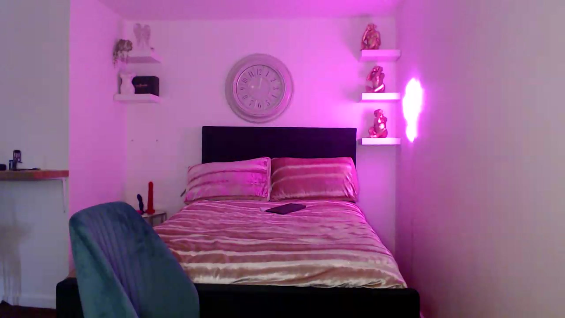 Gallery image thumbnail from innocentSamx's myfreecams stream on, 08/16/2026, 10:06 image 14 of 20