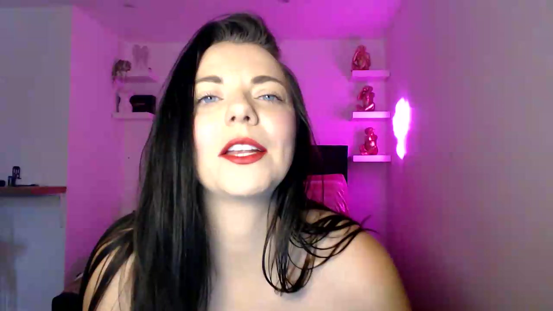 Gallery image thumbnail from innocentSamx's myfreecams stream on, 08/16/2026, 10:06 image 3 of 20