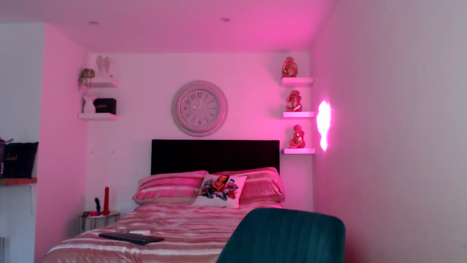 Gallery image thumbnail from innocentSamx's myfreecams stream on, 08/16/2026, 13:59 image 9 of 20
