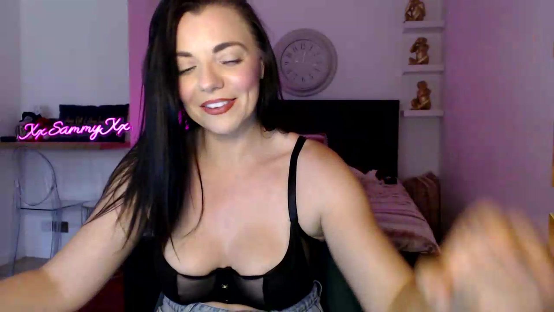 Gallery image thumbnail from innocentSamx's myfreecams stream on, 08/22/2026, 14:05 image 12 of 20