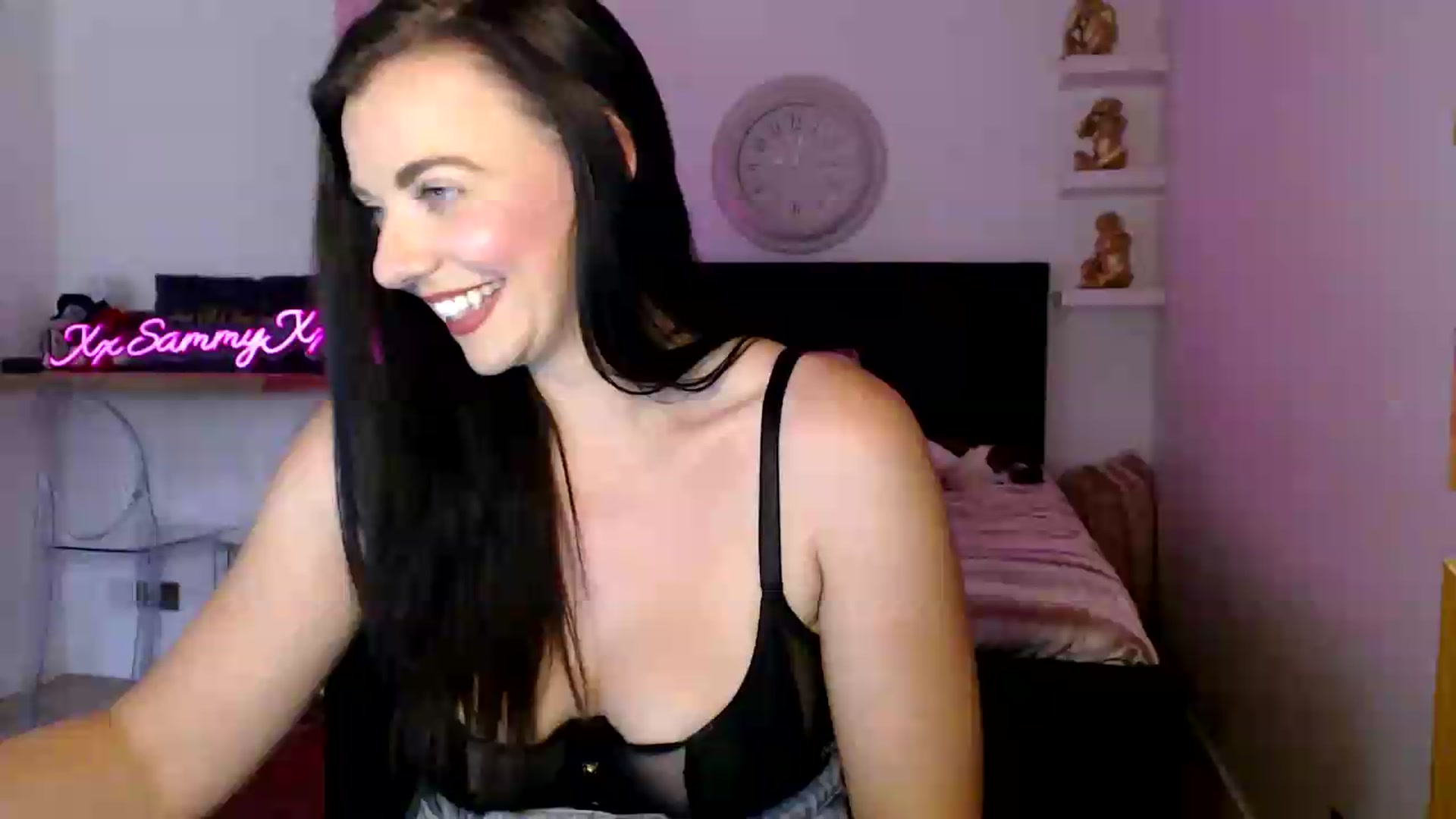 Gallery image thumbnail from innocentSamx's myfreecams stream on, 08/22/2026, 14:05 image 11 of 20