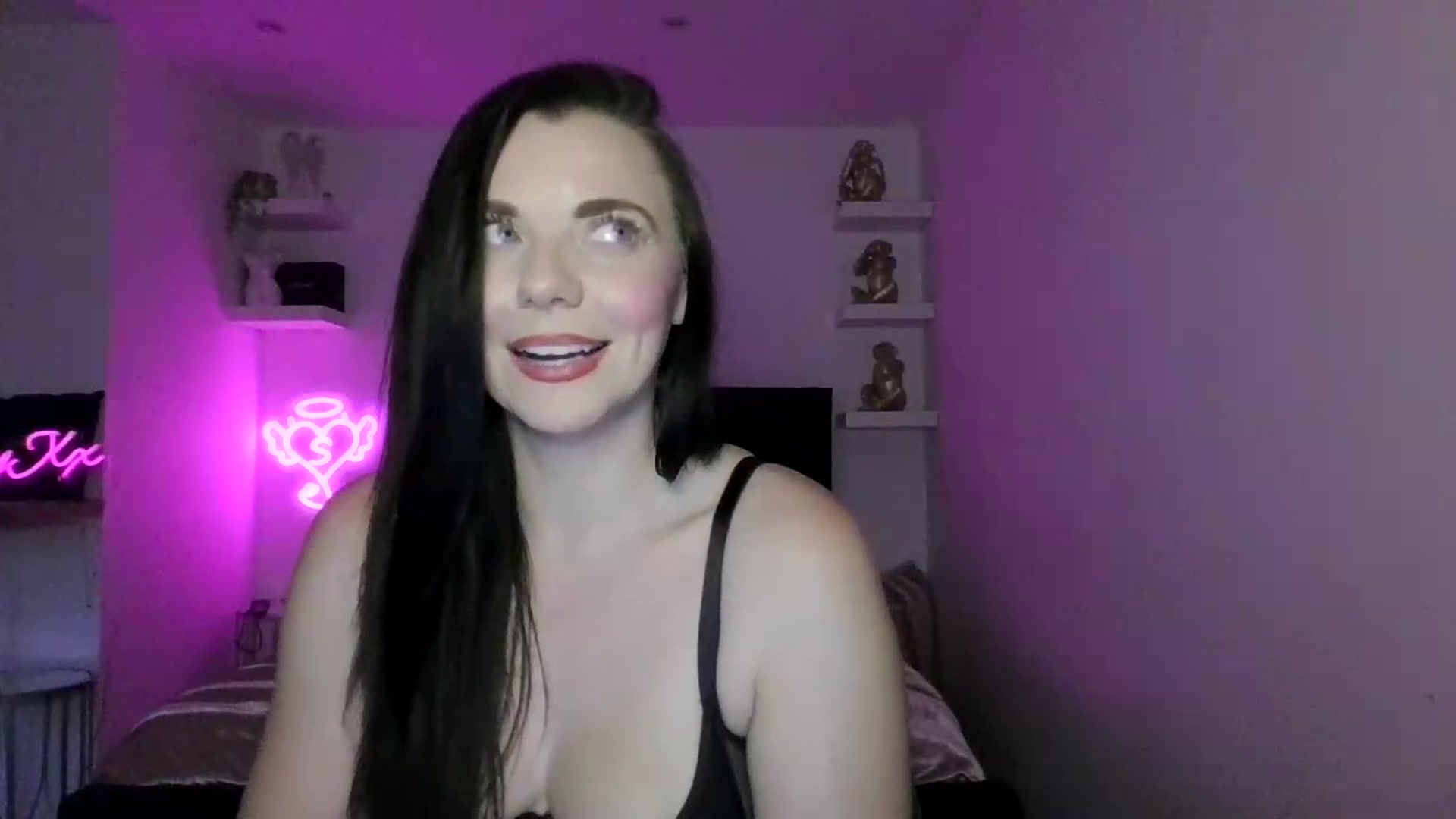 Gallery image thumbnail from innocentSamx's myfreecams stream on, 08/22/2026, 18:17 image 14 of 20