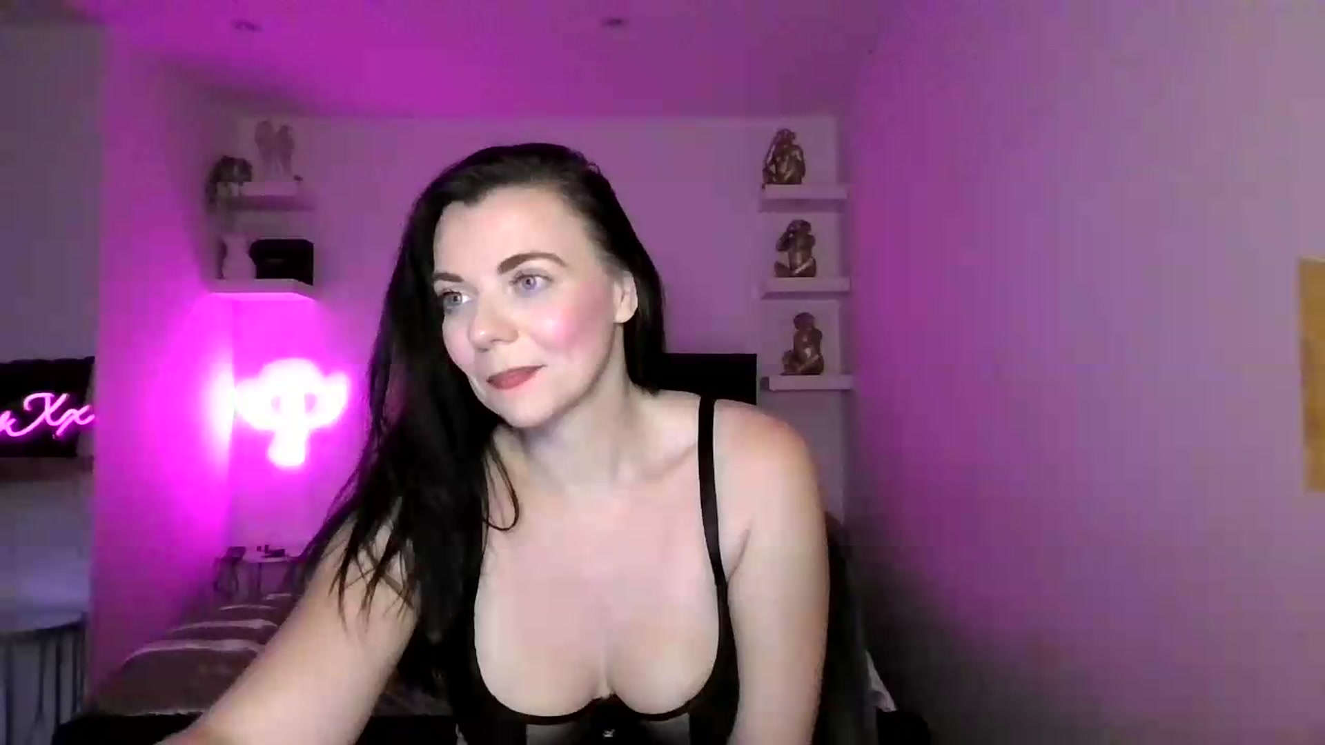 Gallery image thumbnail from innocentSamx's myfreecams stream on, 08/22/2026, 18:36 image 9 of 20
