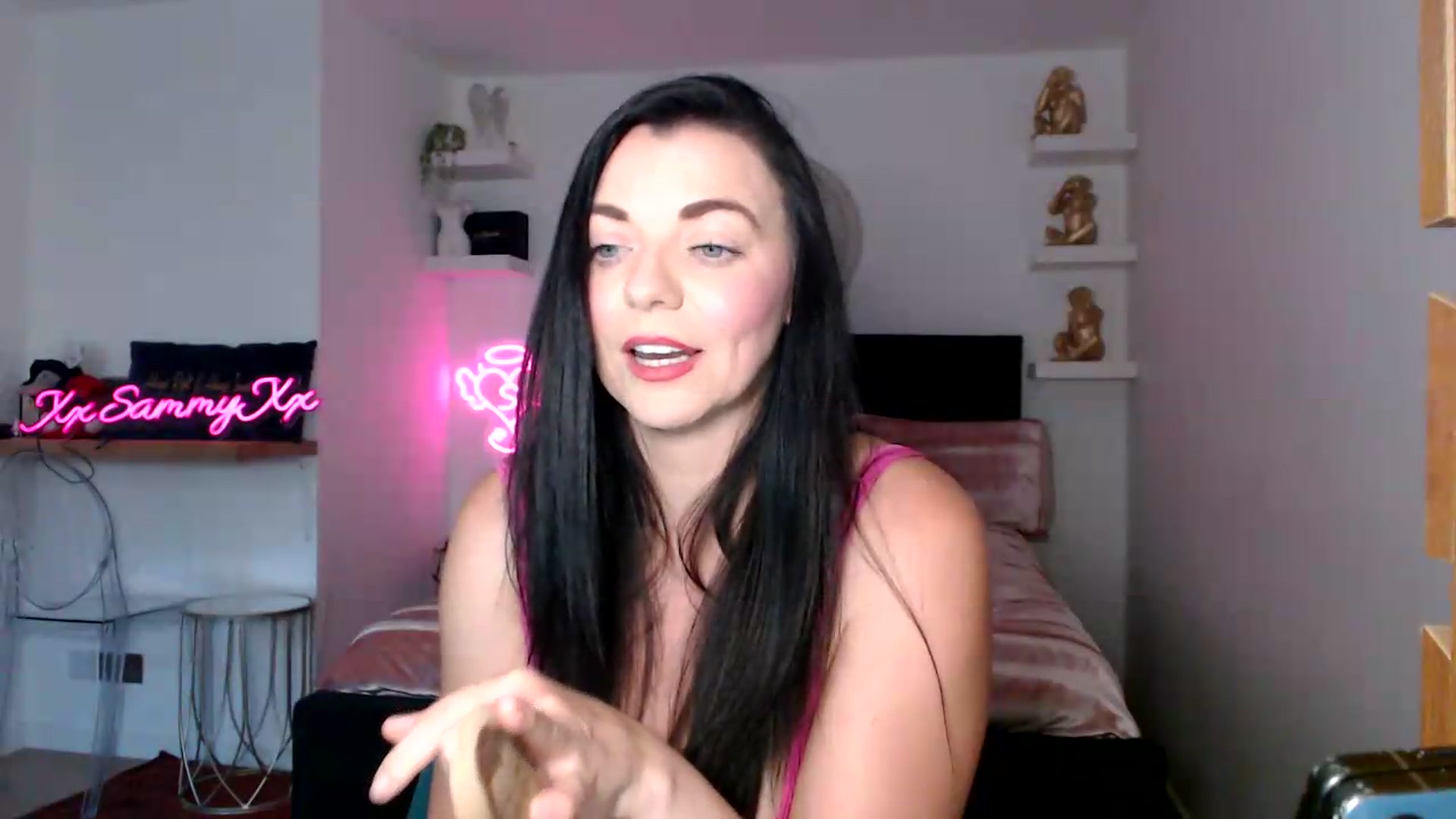 Gallery image thumbnail from innocentSamx's myfreecams stream on, 08/23/2026, 16:25 image 16 of 20