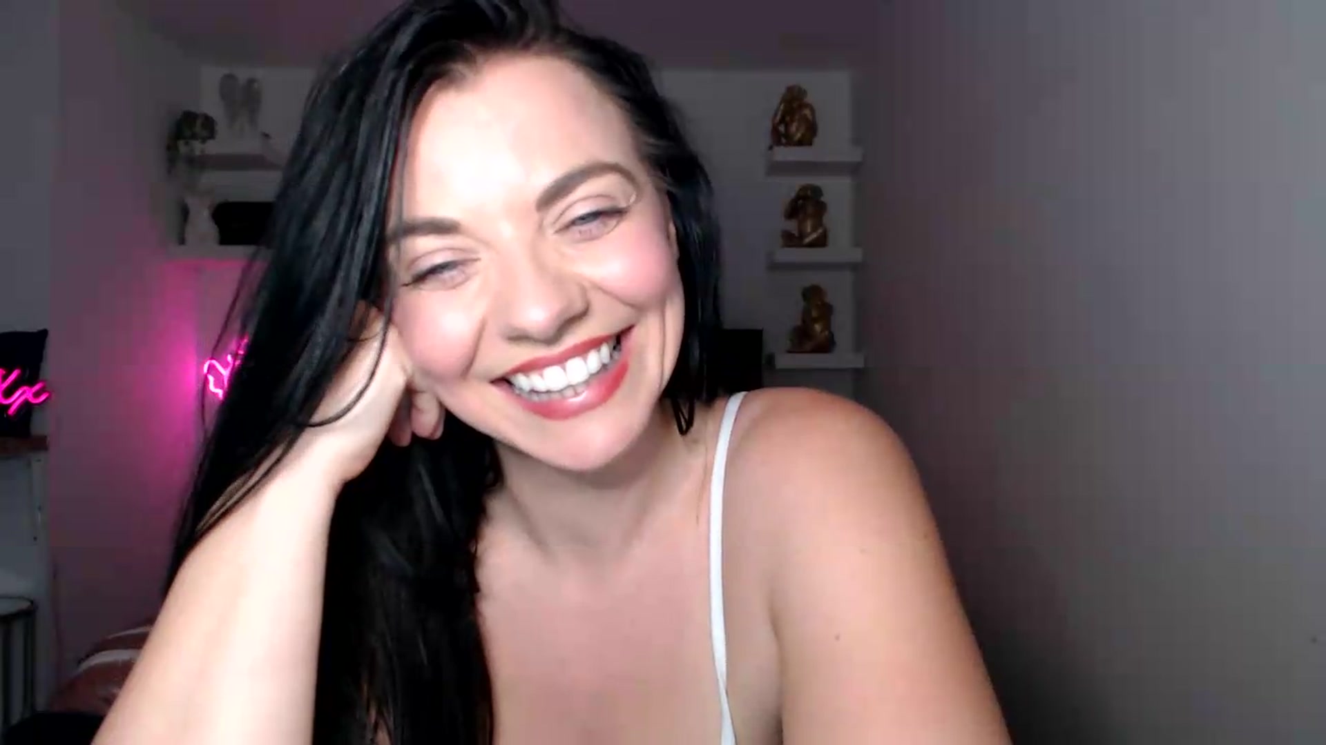 Gallery image thumbnail from innocentSamx's myfreecams stream on, 08/29/2026, 14:47 image 15 of 20