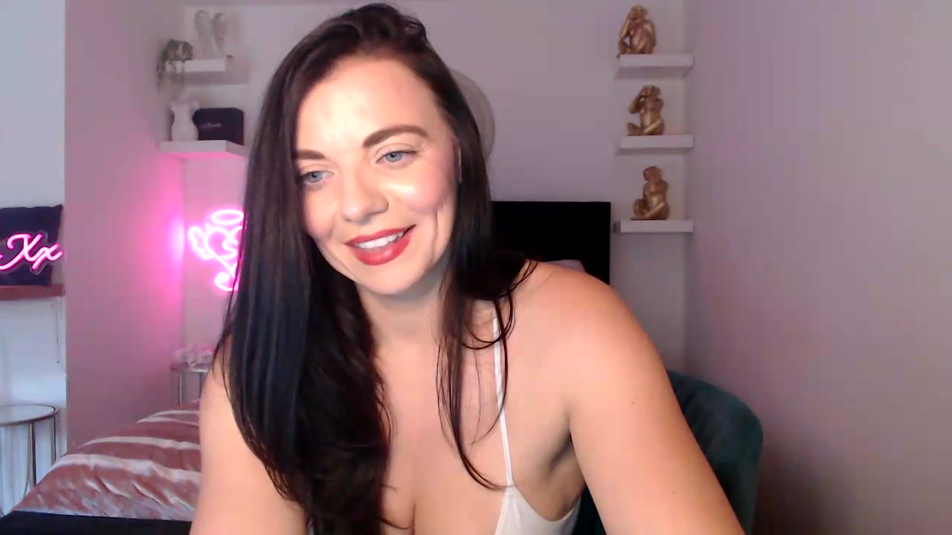 Gallery image thumbnail from innocentSamx's myfreecams stream on, 08/30/2026, 12:08 image 2 of 20