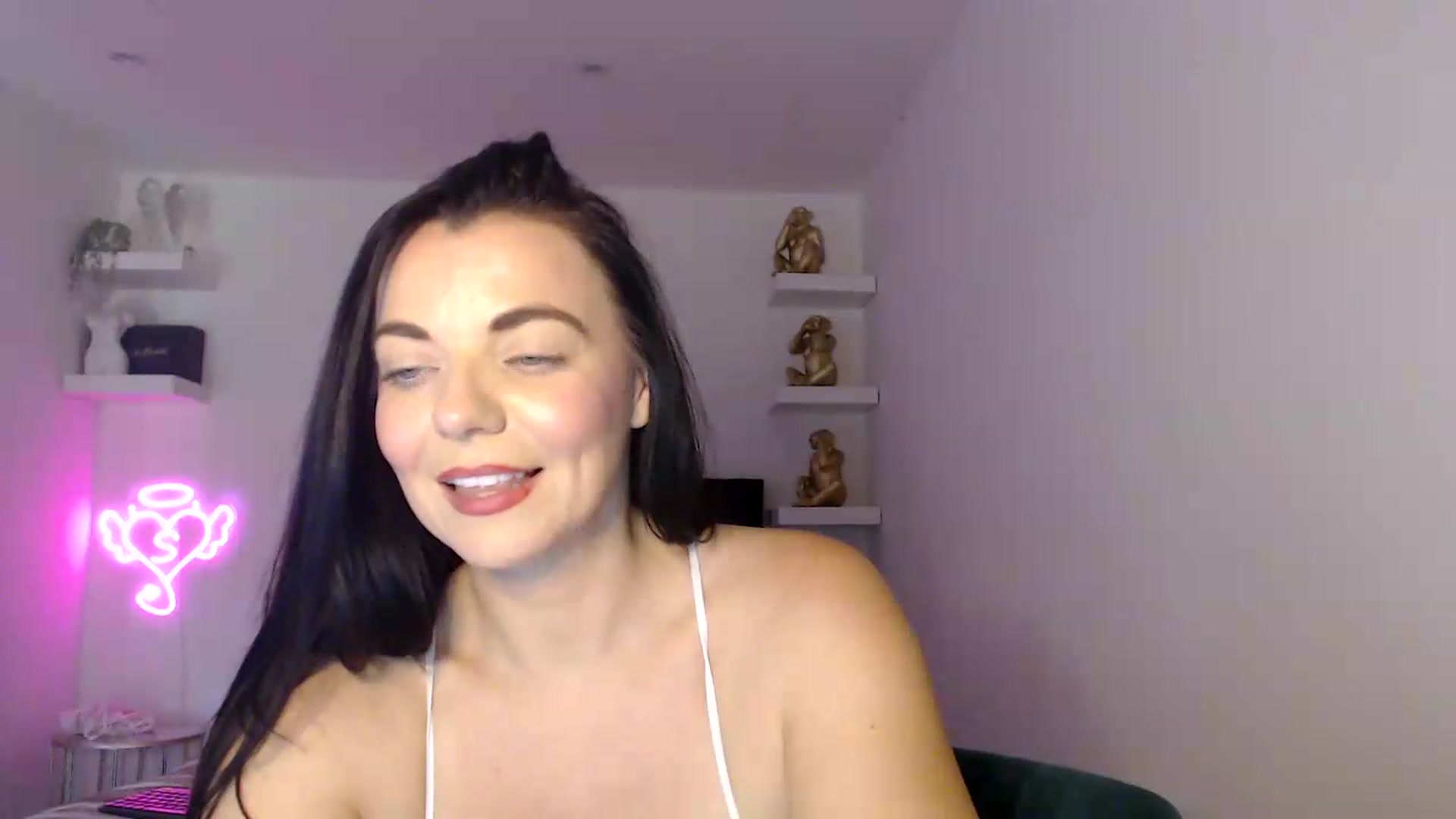 Gallery image thumbnail from innocentSamx's myfreecams stream on, 08/30/2026, 14:21 image 15 of 20