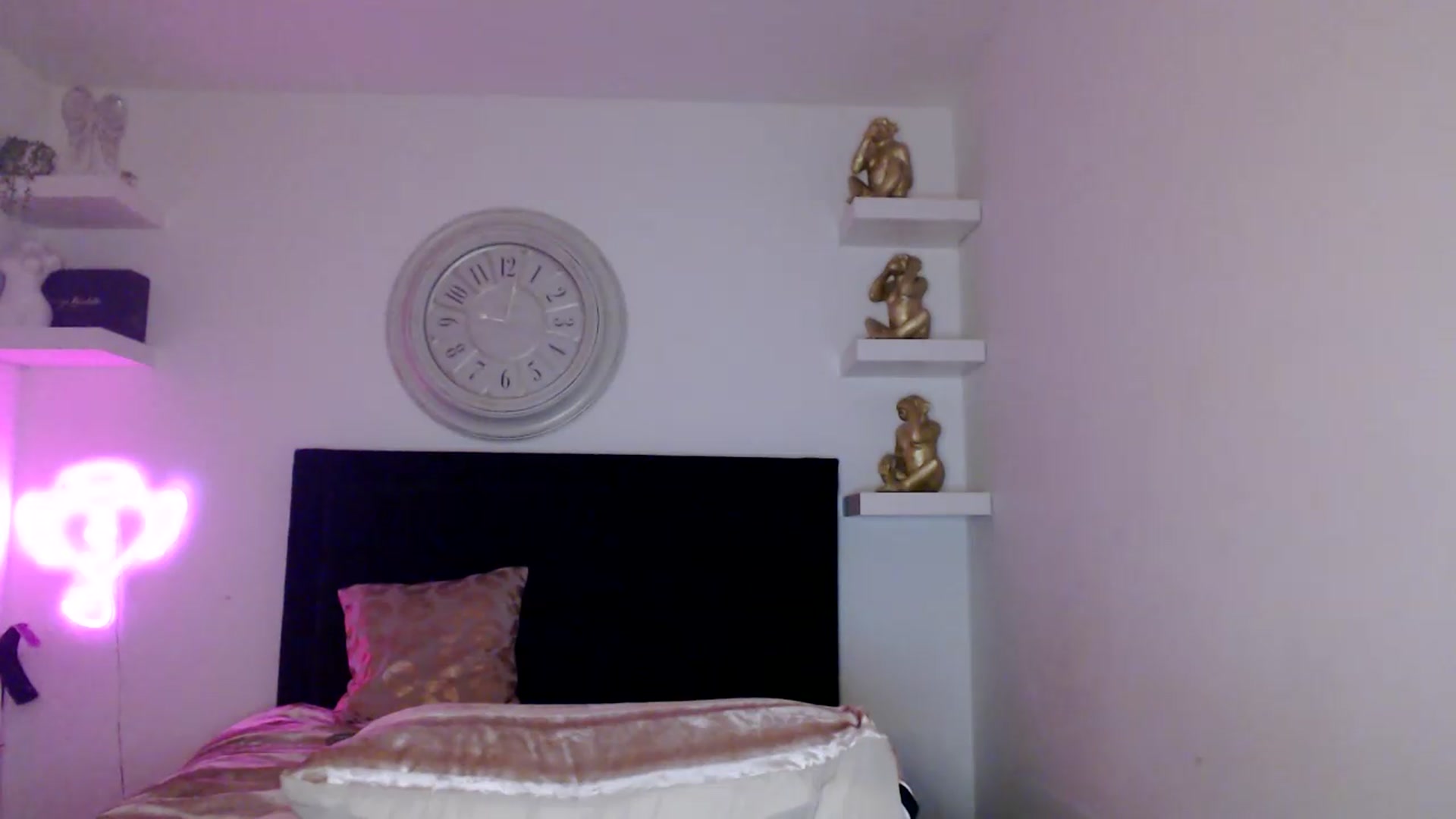 Gallery image thumbnail from innocentSamx's myfreecams stream on, 09/02/2026, 23:16 image 4 of 20